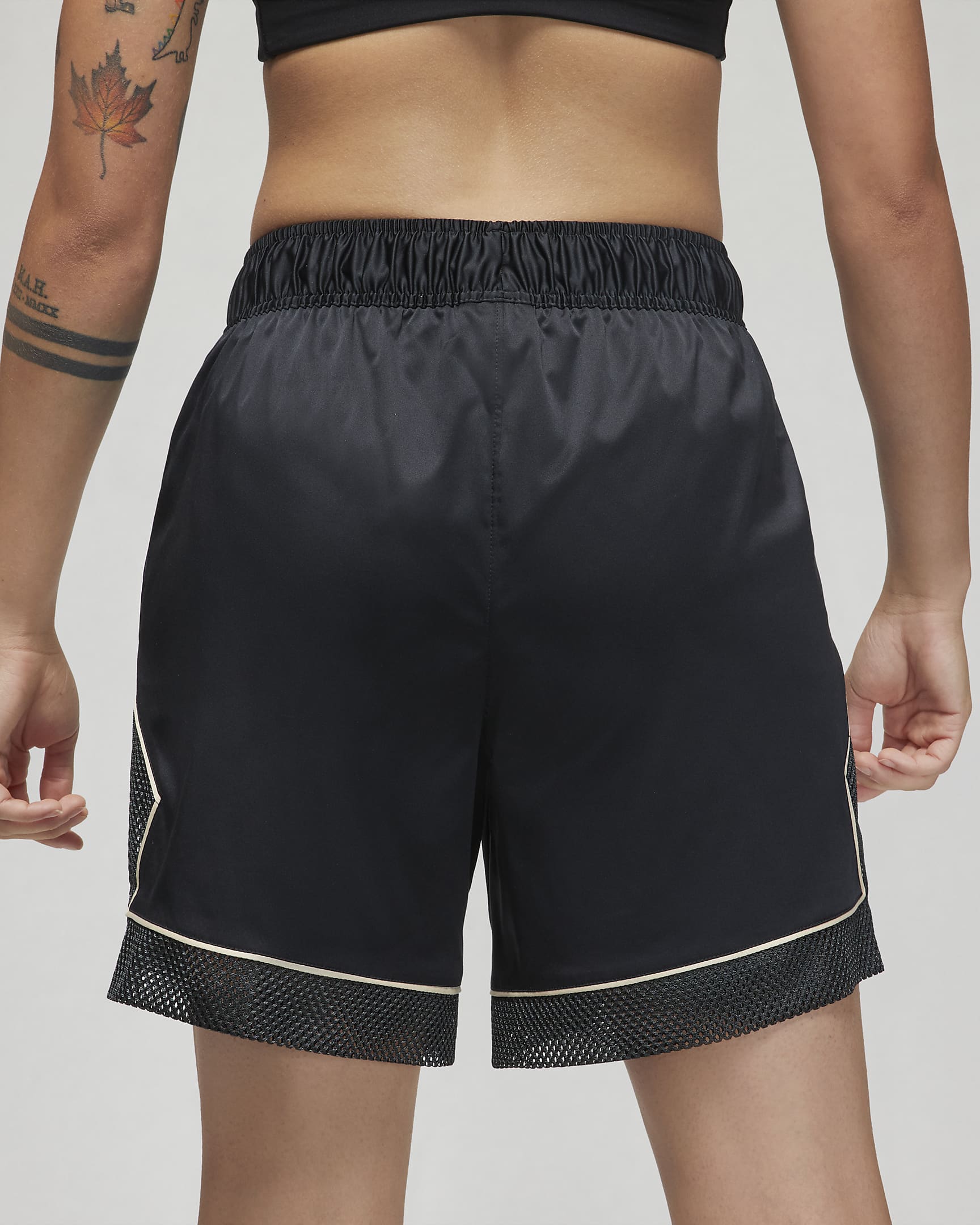 Jordan Essentials Women's Diamond Shorts. Nike IL