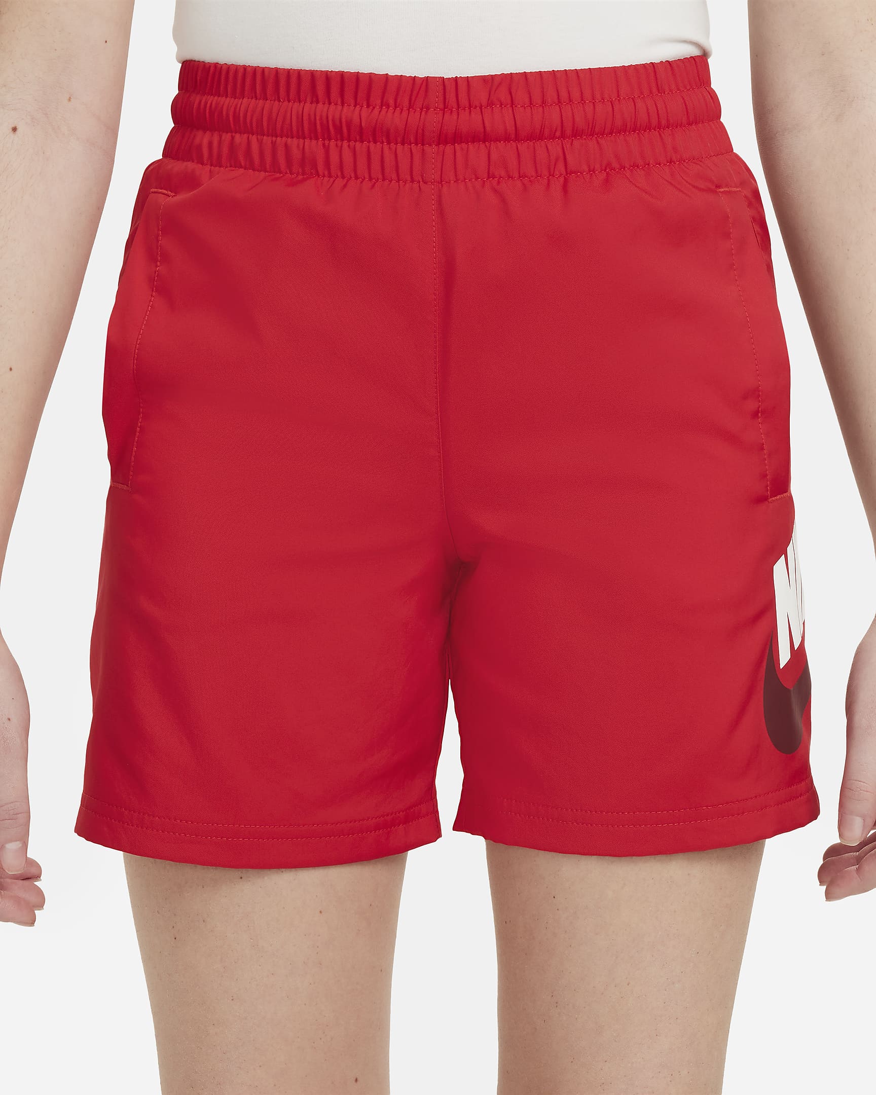 Nike Sportswear Older Kids' Woven Shorts - University Red