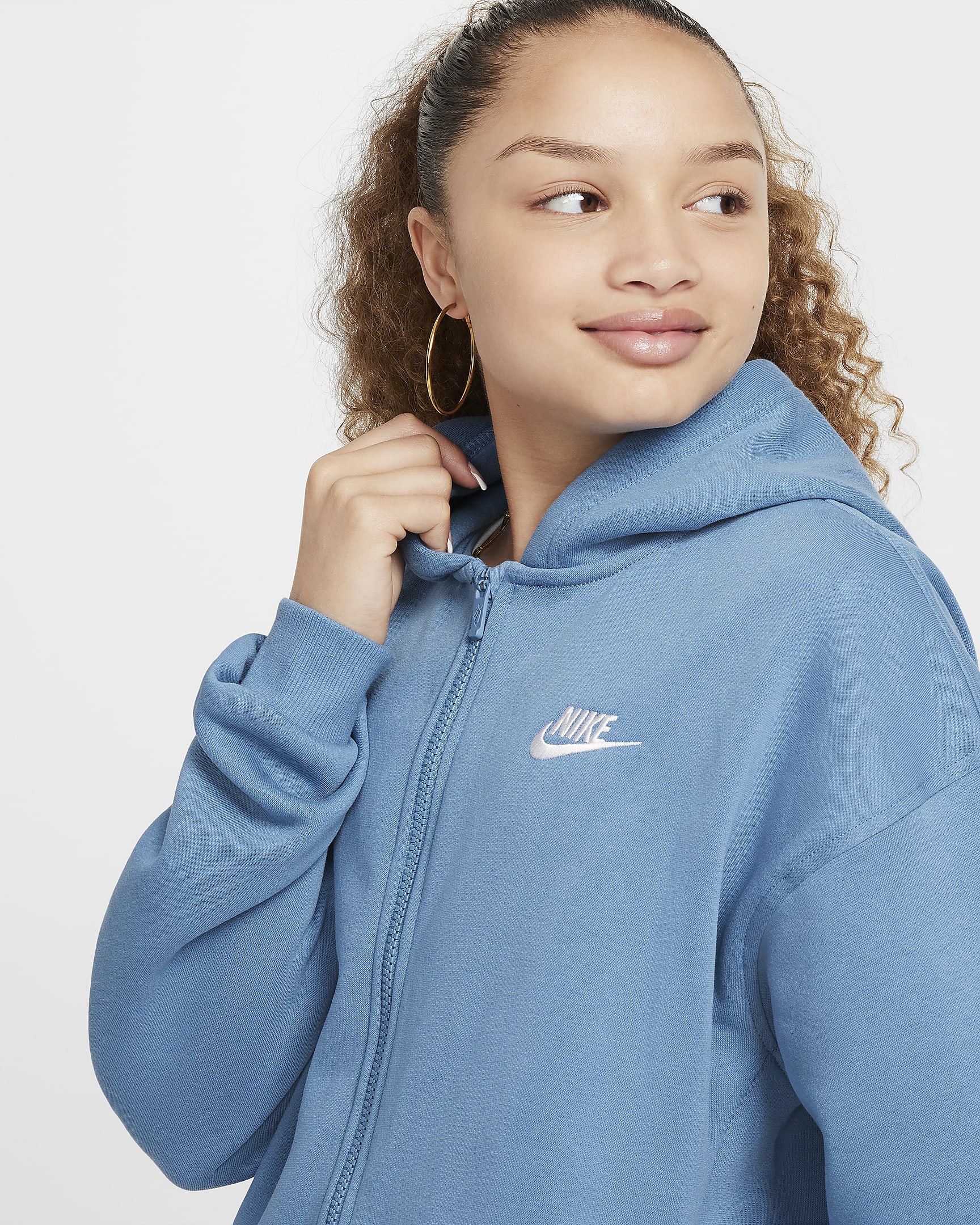 Volnější mikina Nike Sportswear Club Fleece s kapucí a zipem po celé délce pro větší děti - Aegean Storm/Bílá