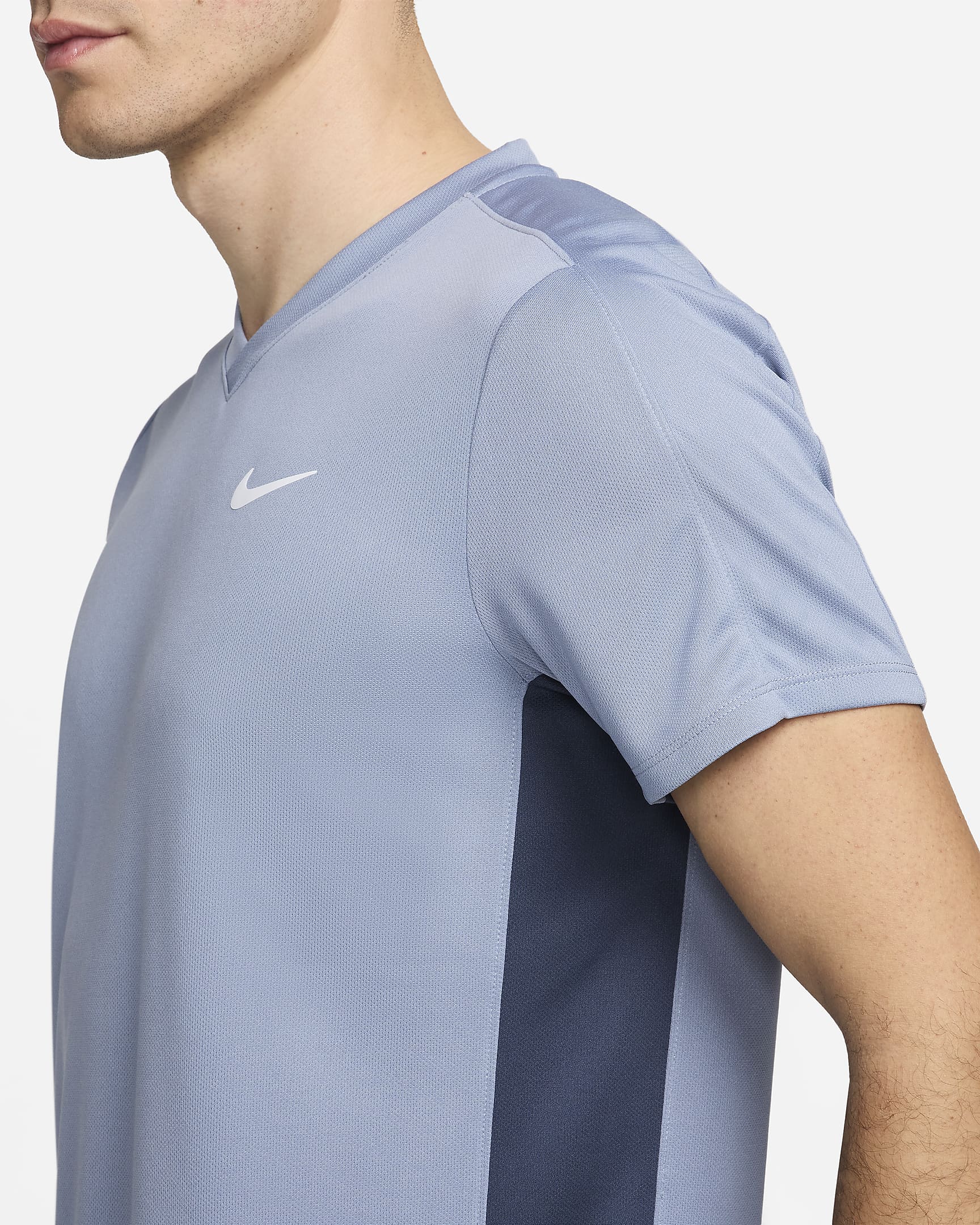 NikeCourt Dri FIT Victory Men s Tennis Top Nike com NikeCourt Dri FIT Victory Men s Tennis Top Nike com