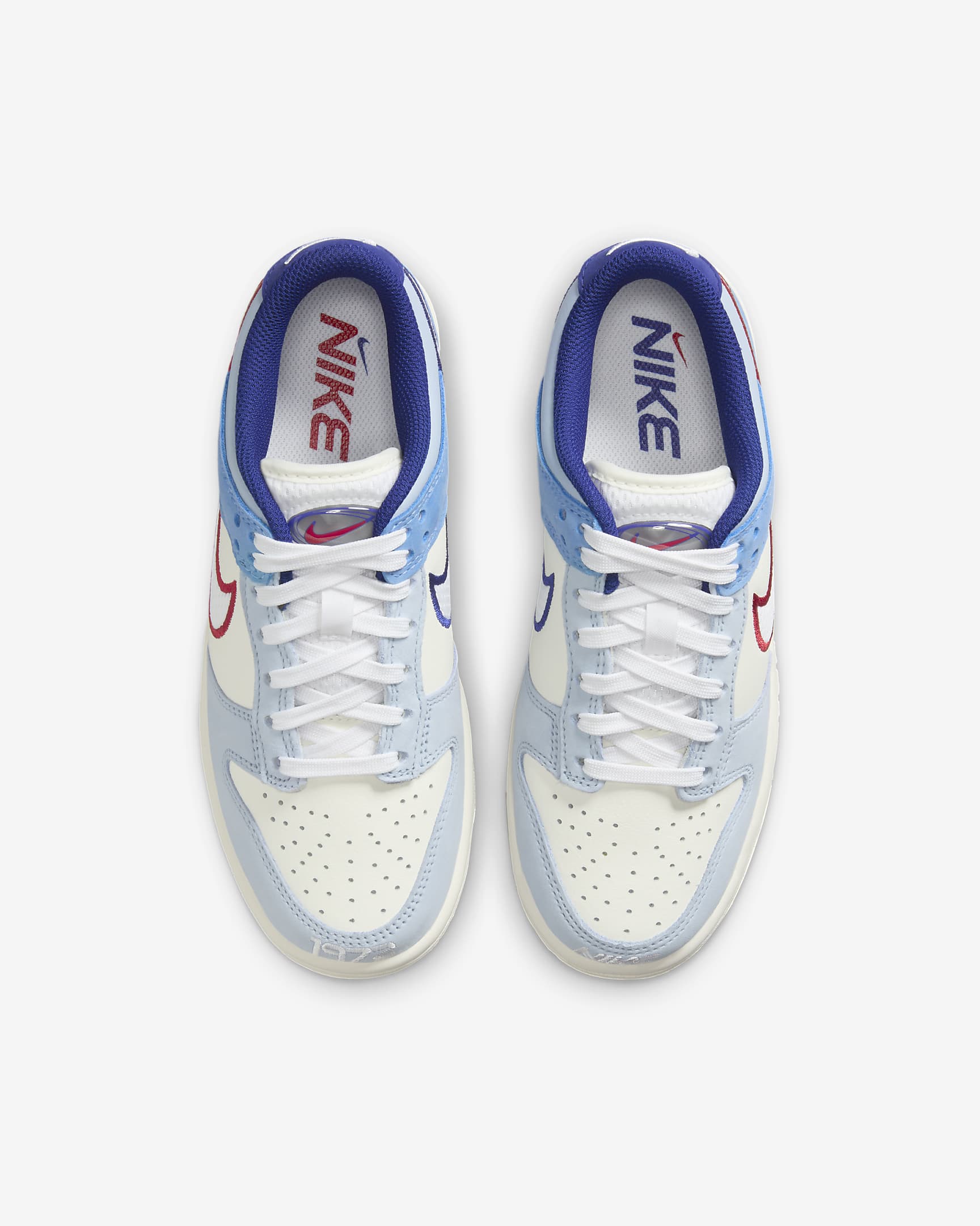 Nike Dunk Low sko til store barn - Sail/Sail/Light Armory Blue/Hvit