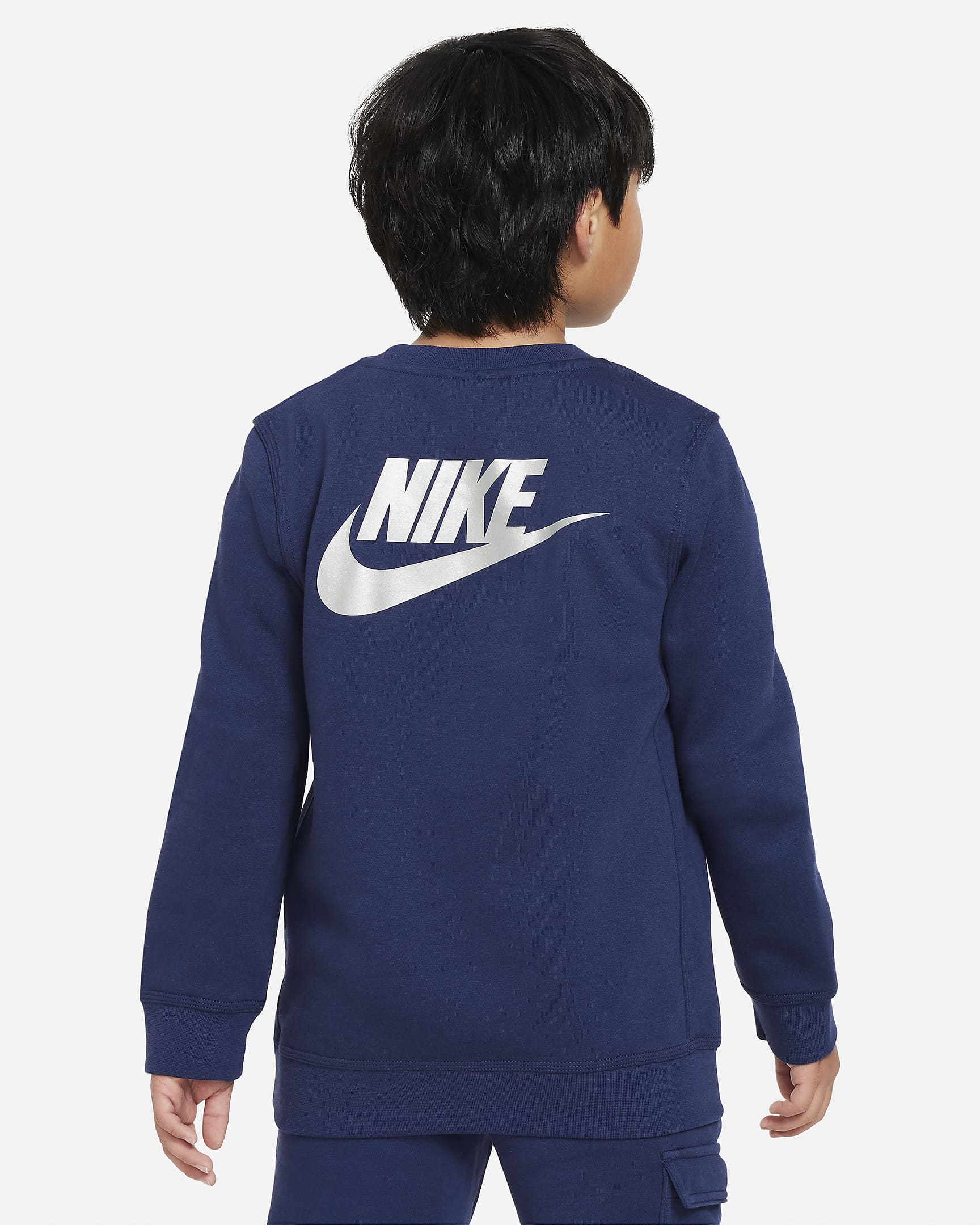 Nike Sportswear Standard Issue Older Kids' (Boys') Crew-neck Fleece ...