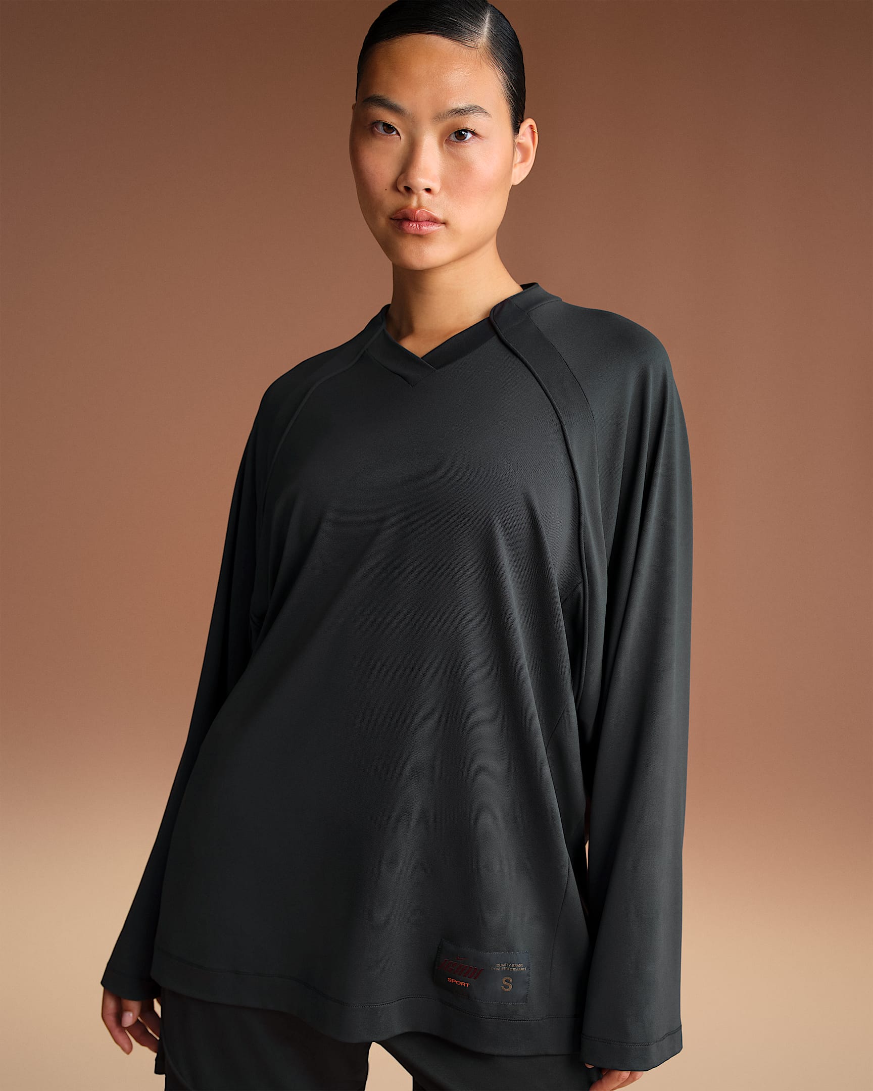 NikeSKIMS Airy Women's Oversized V-Neck Long-Sleeve Top - NSKM OBSIDIAN