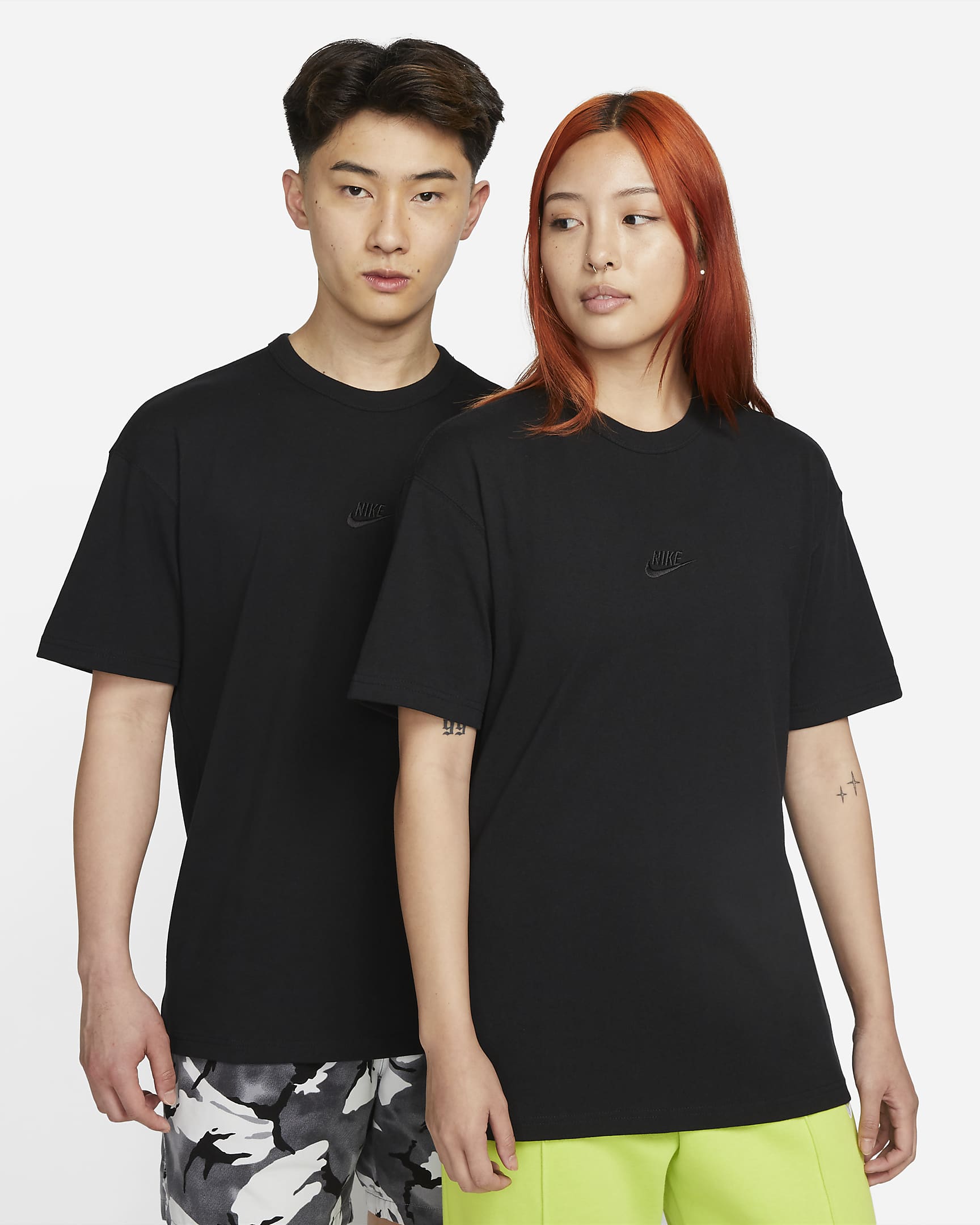 Nike Sportswear Premium Essentials Men's T-Shirt - Black/Black