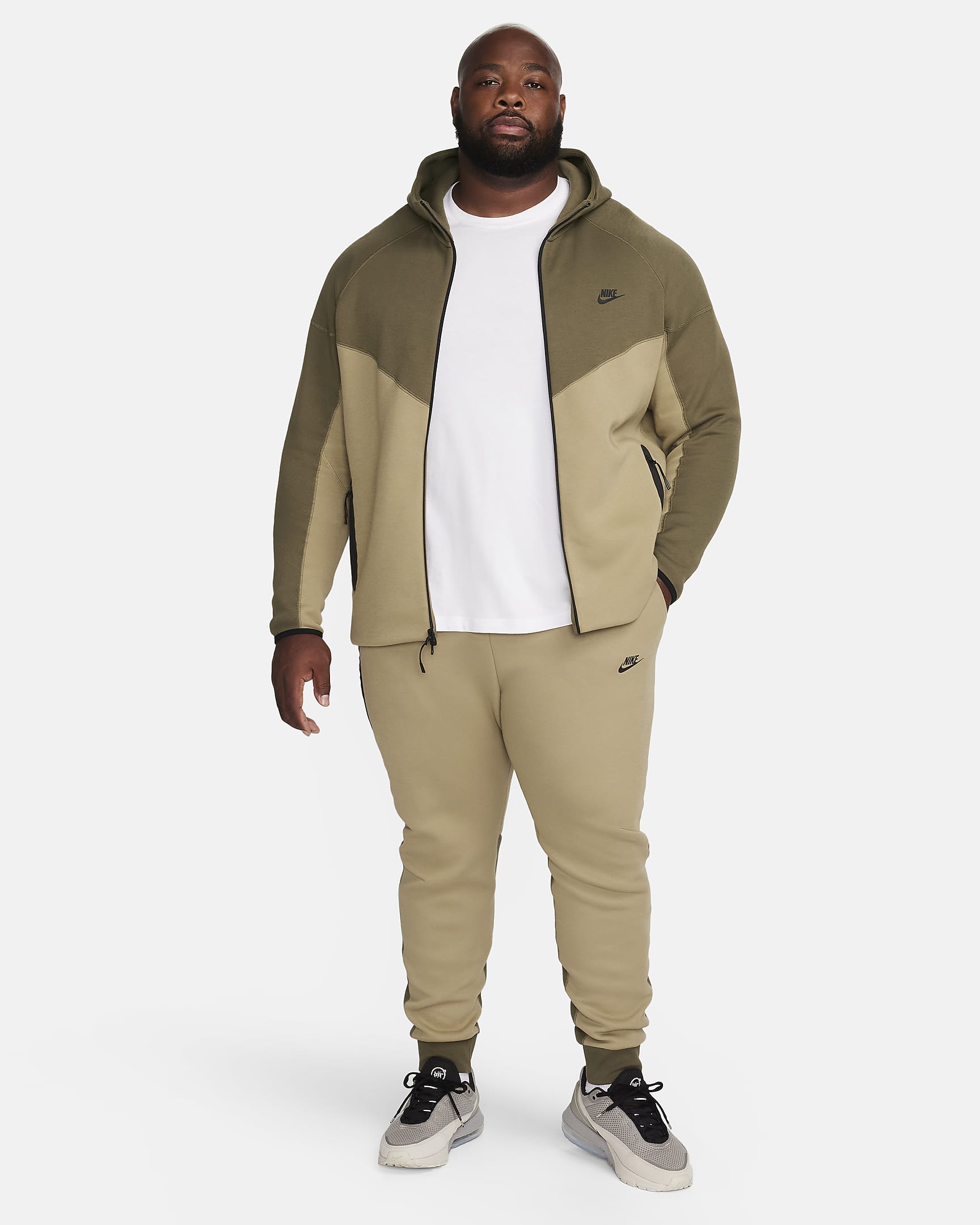 Joggingbyxor Nike Sportswear Tech Fleece för män - Neutral Olive/Medium Olive/Svart