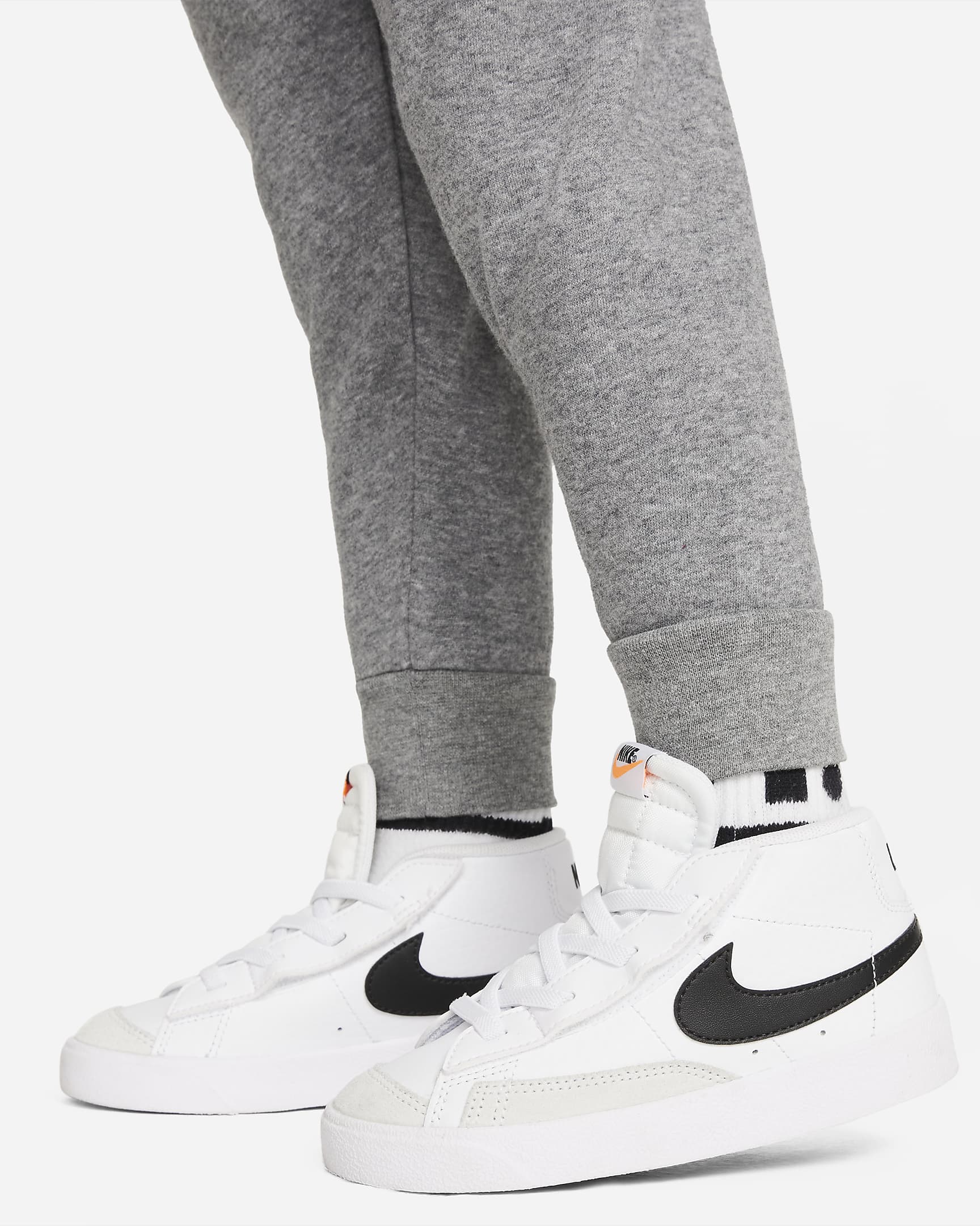 Conjunto de pantalones de entrenamiento y sudadera para bebé Nike. Nike.com