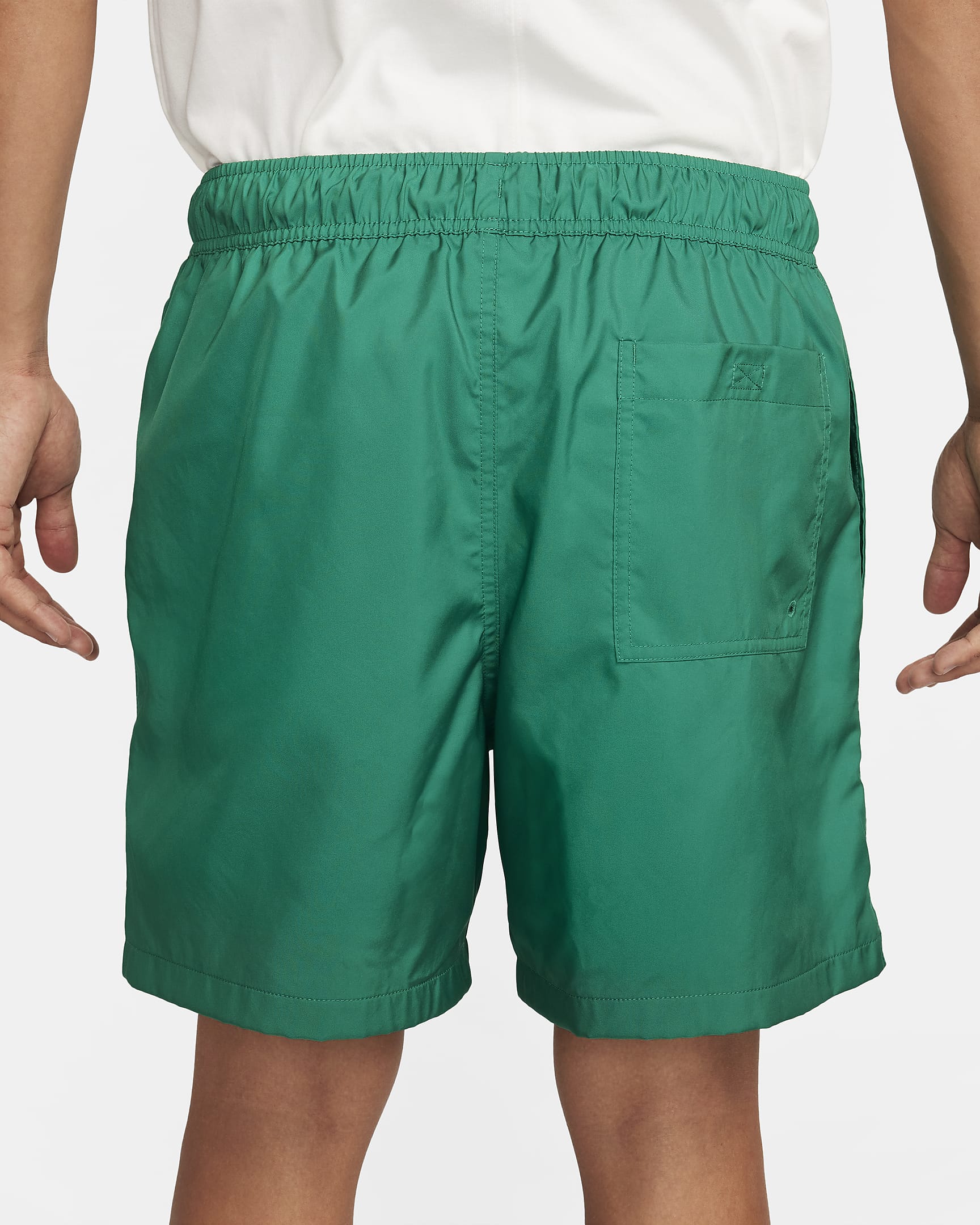 Nike Club Men's Woven Flow Shorts - Malachite/White