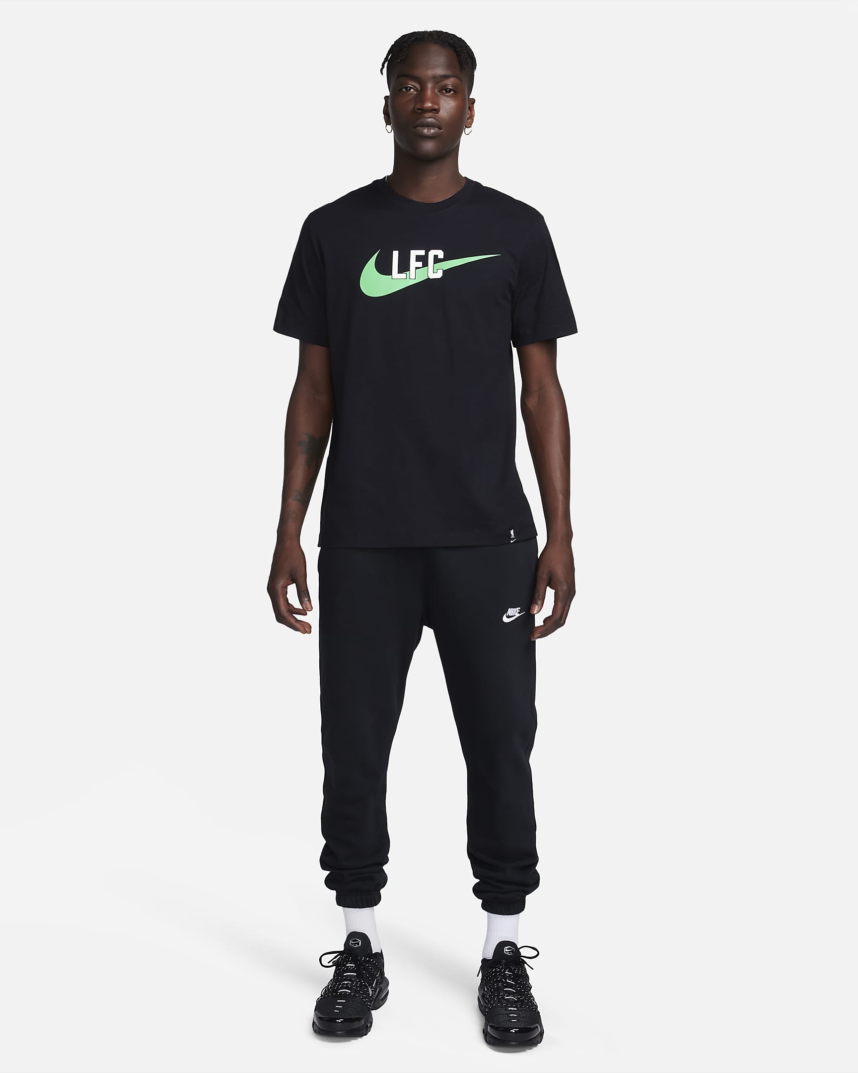 Liverpool F.C. Swoosh Men's Nike TShirt. Nike UK