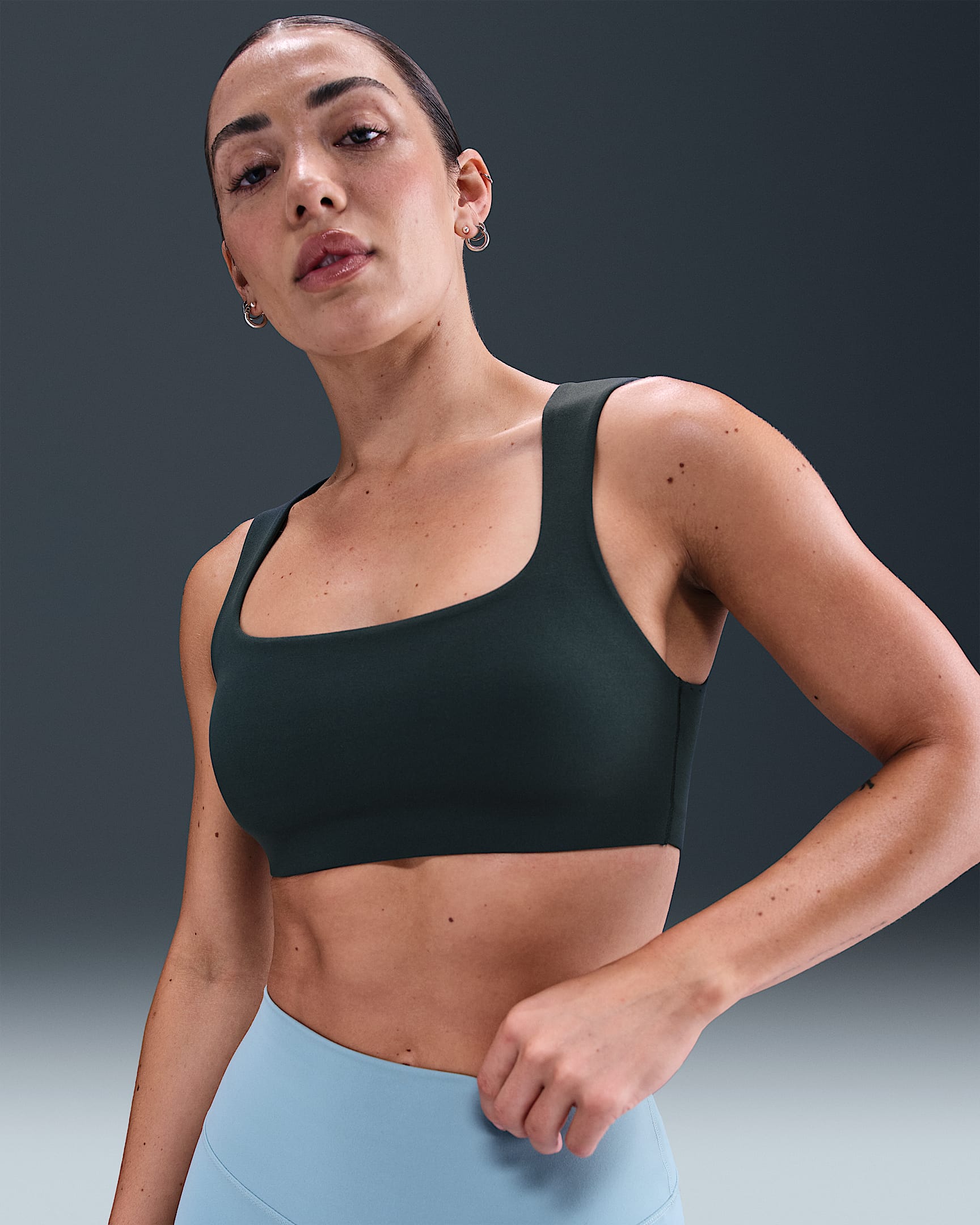 Nike Zenvy Sujetador deportivo de sujeción ligera con forro ligero - Mujer - Seaweed/Blanco