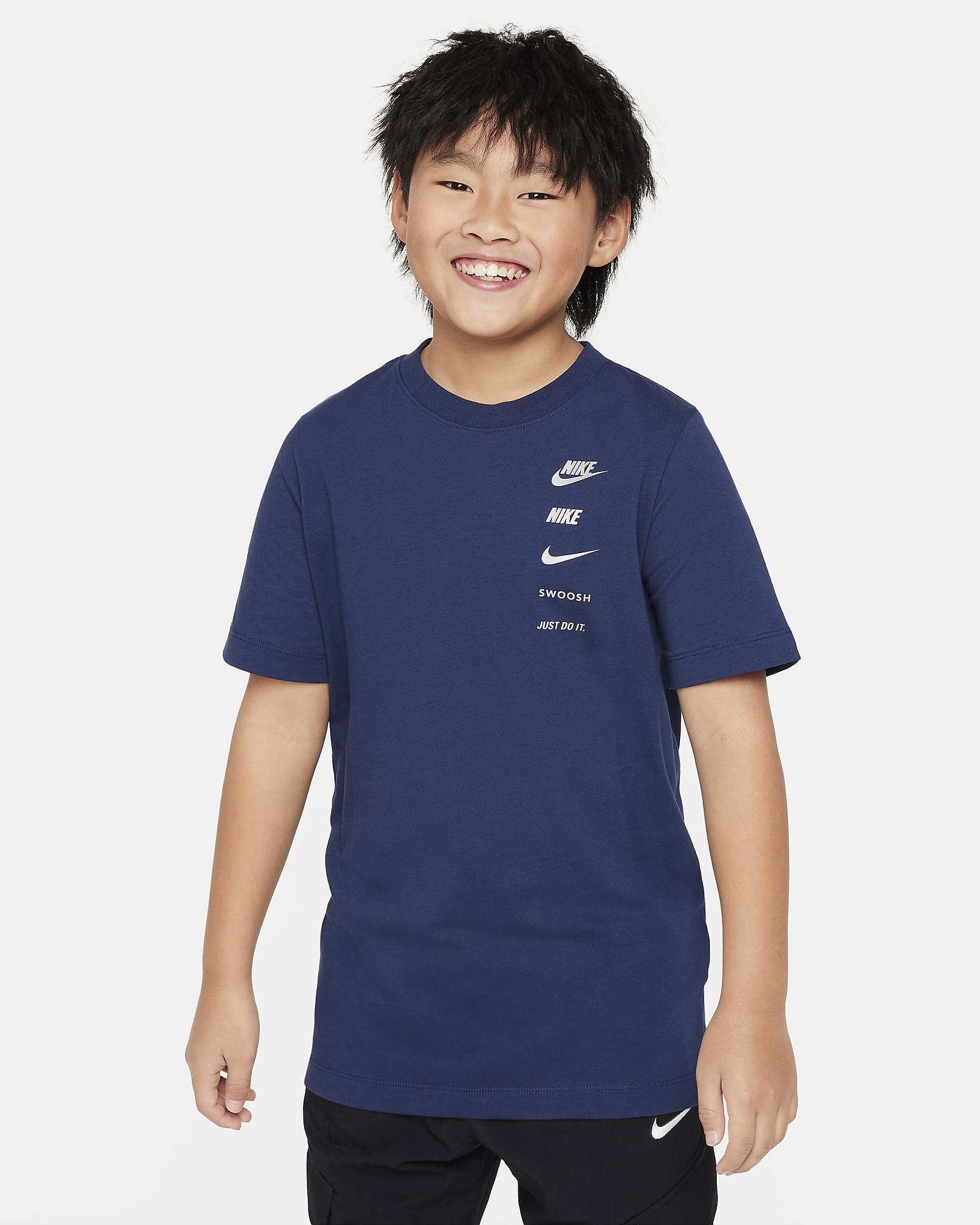 Nike Sportswear Older Kids' (Boys') Graphic T-Shirt. Nike BG