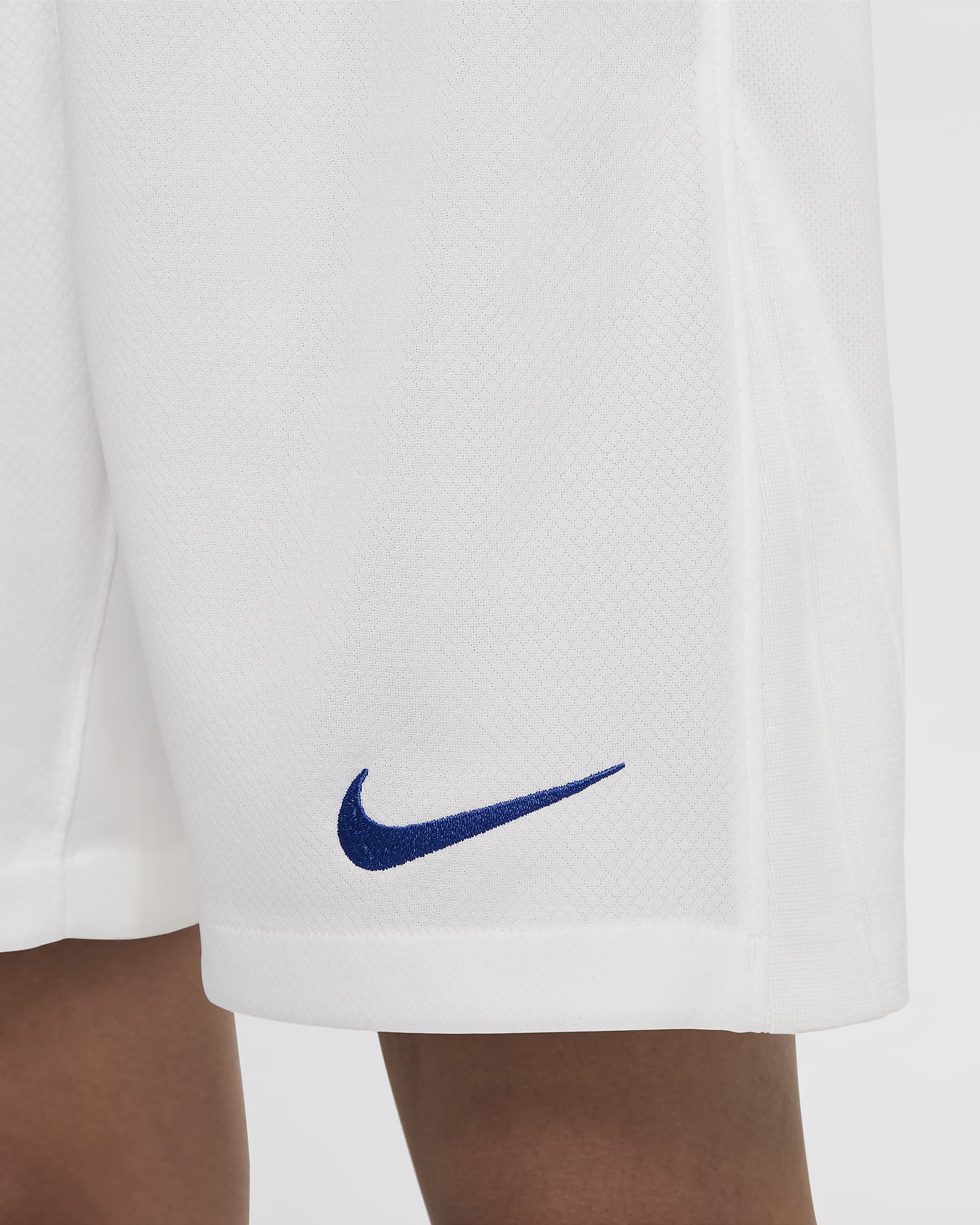 Spodenki piłkarskie dla dużych dzieci Nike Dri-FIT Chorwacja Stadium 2024/25 (wersja domowa/wyjazdowa) (replika) - Biel/Hyper Royal