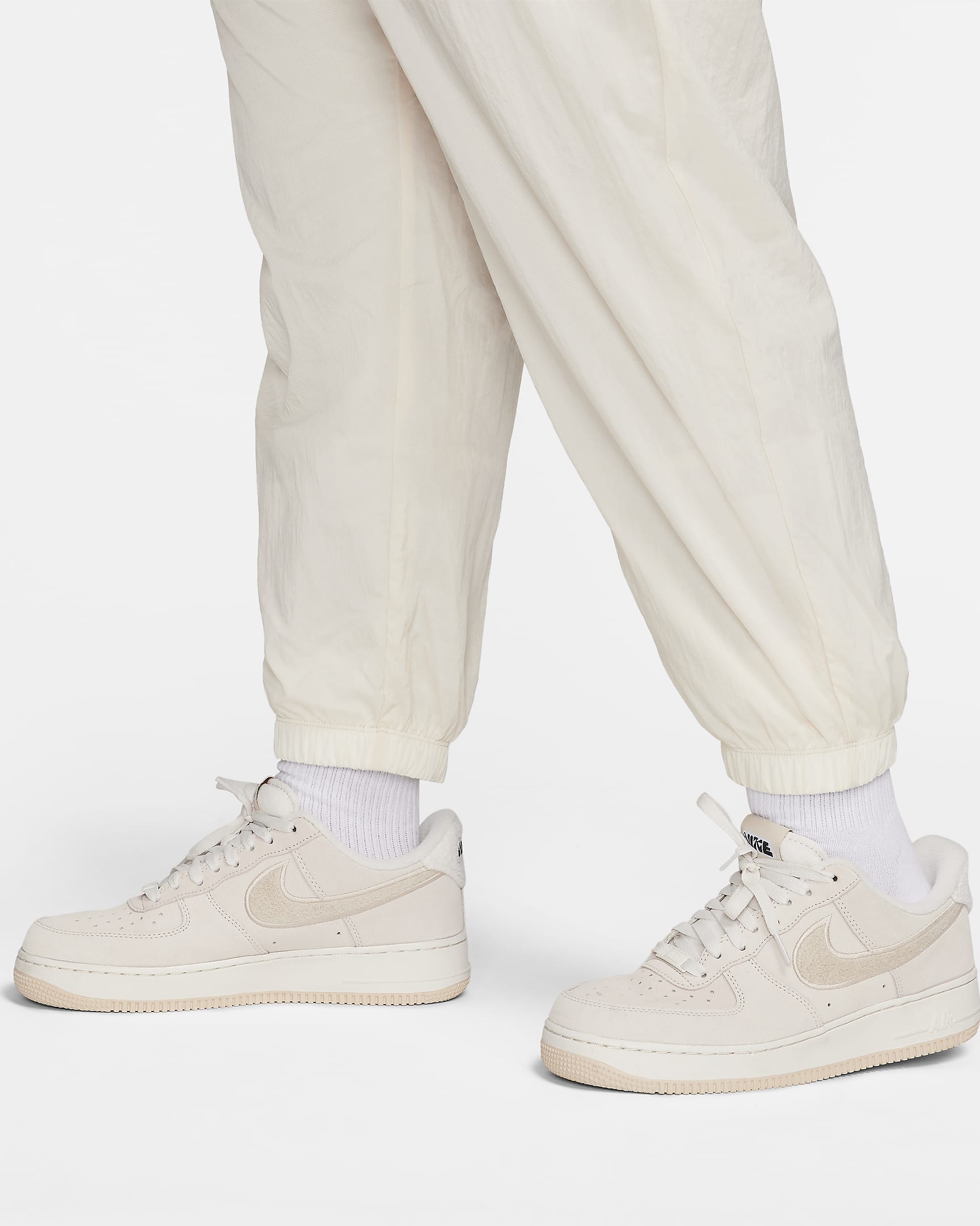 Nike Sportswear Essential Women's MidRise Pants (Plus Size).