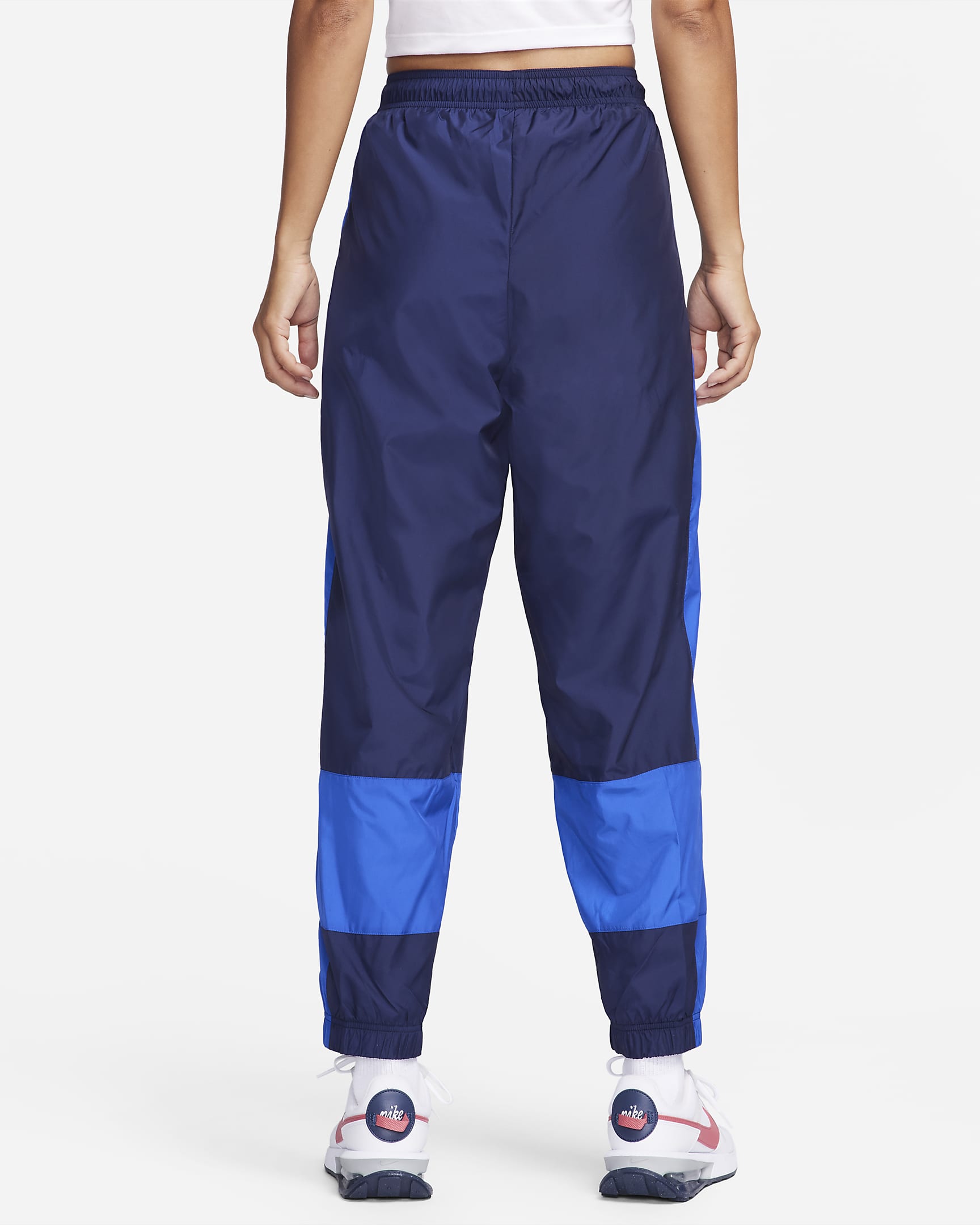 Netherlands Repel Essential Women's Nike MidRise Joggers. Nike SE
