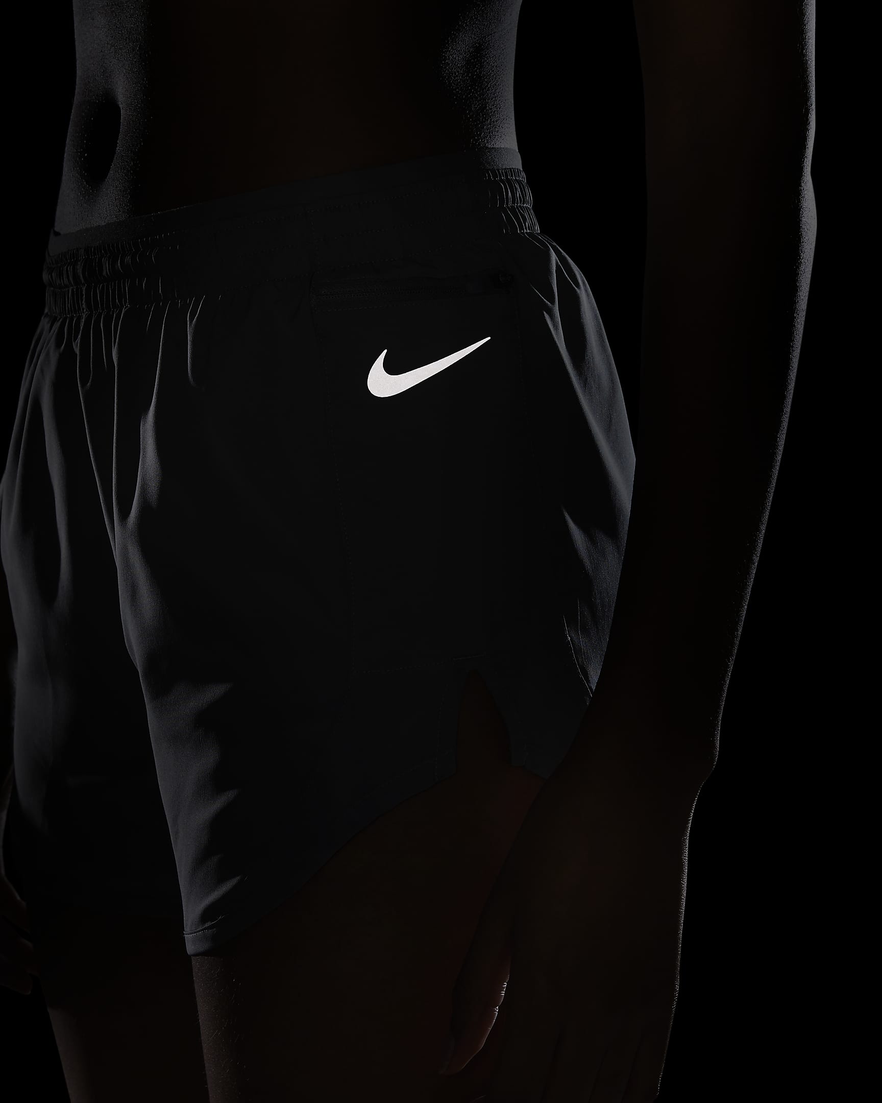 Nike Tempo Luxe Damen-Laufshorts (ca. 7,5 cm) - Smoke Grey/Smoke Grey