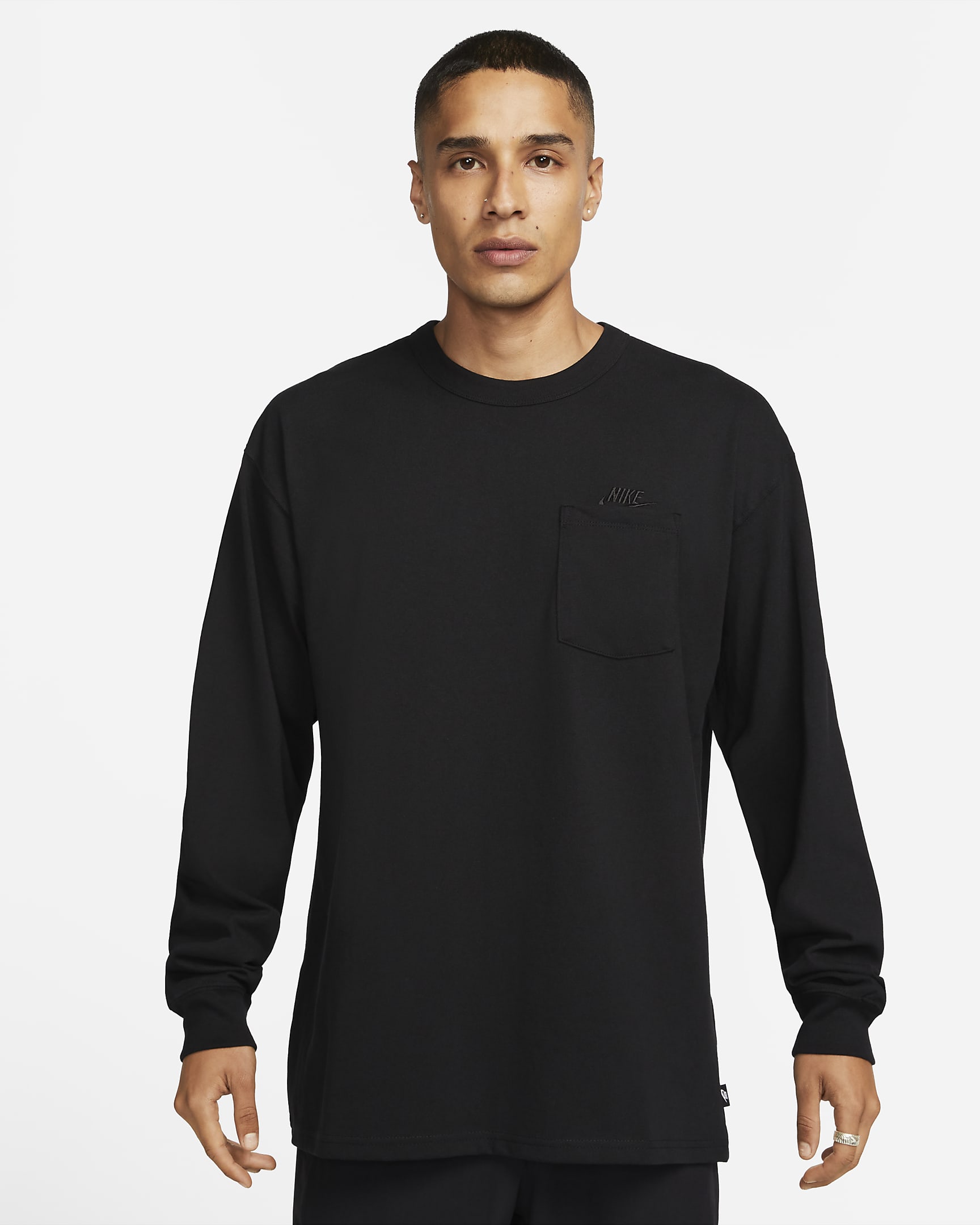 Playera con bolsillo de manga larga para hombre Nike Sportswear Premium Essential - Negro/Negro