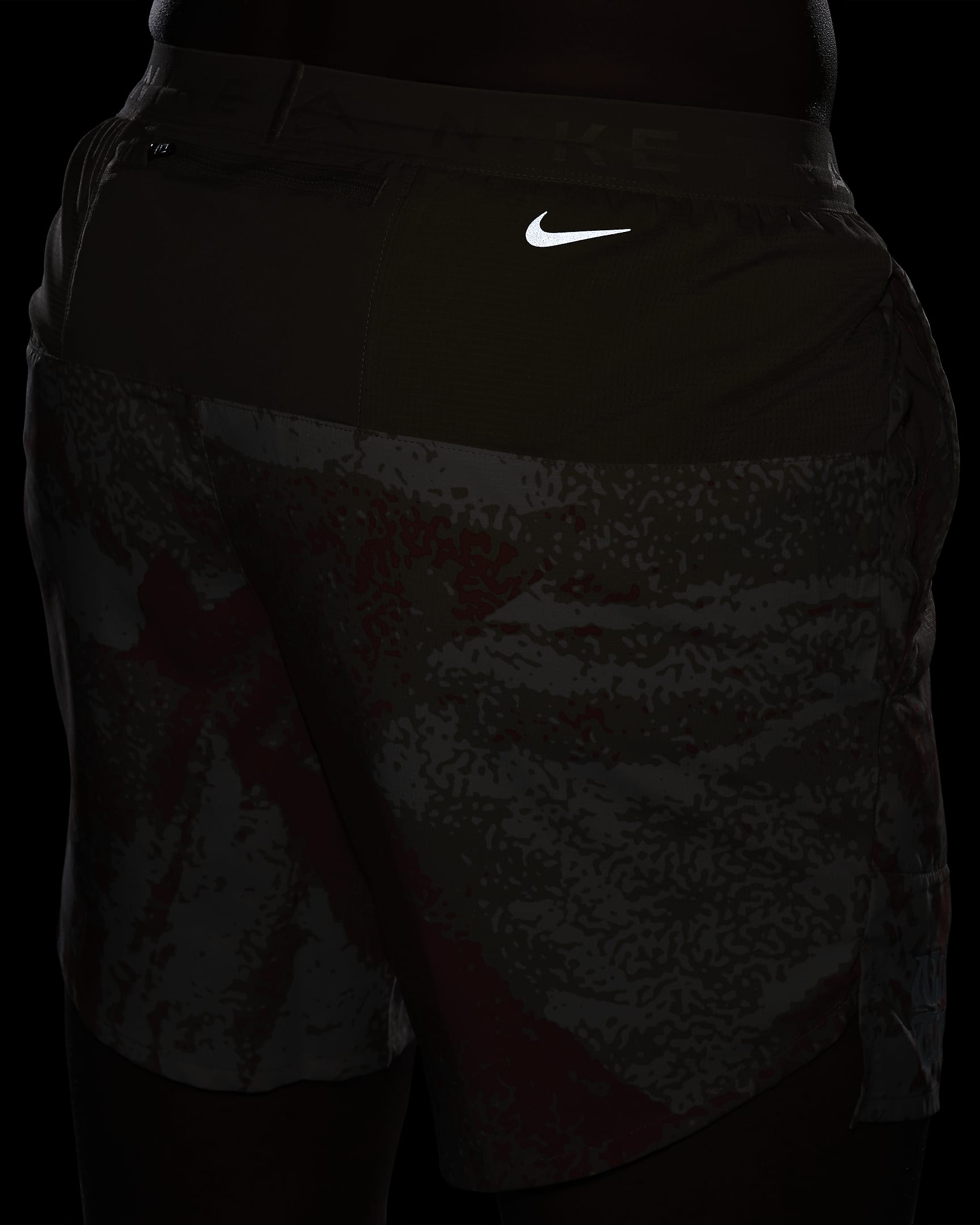 Nike Trail Stride Pantalons curts de running amb eslip incorporat Dri-FIT de 18 cm - Home - Caqui/Caqui/Negre