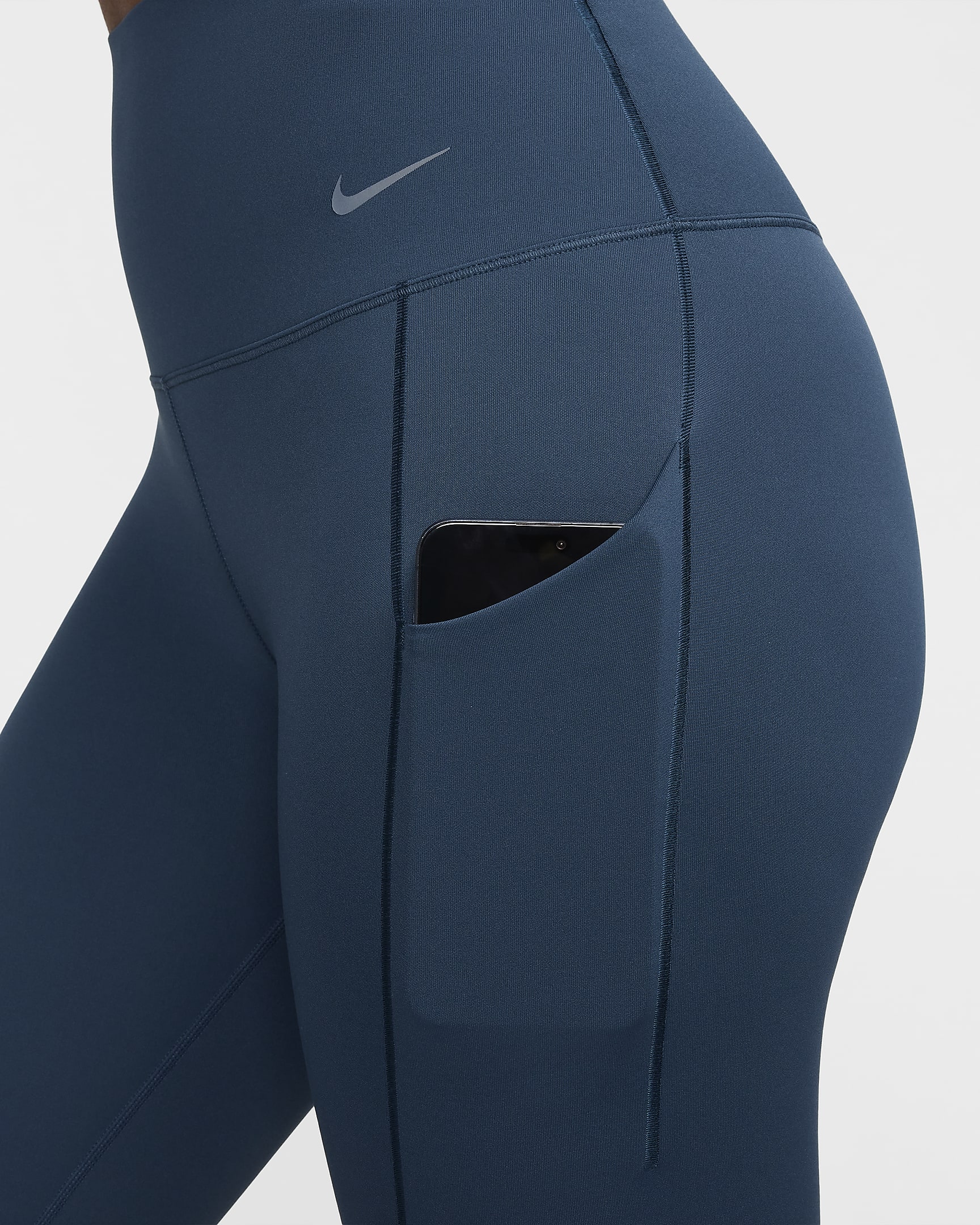 Leggings de 7/8 de tiro alto y sujeción media con bolsillos para mujer Nike Universa - Azul marino militar/Negro