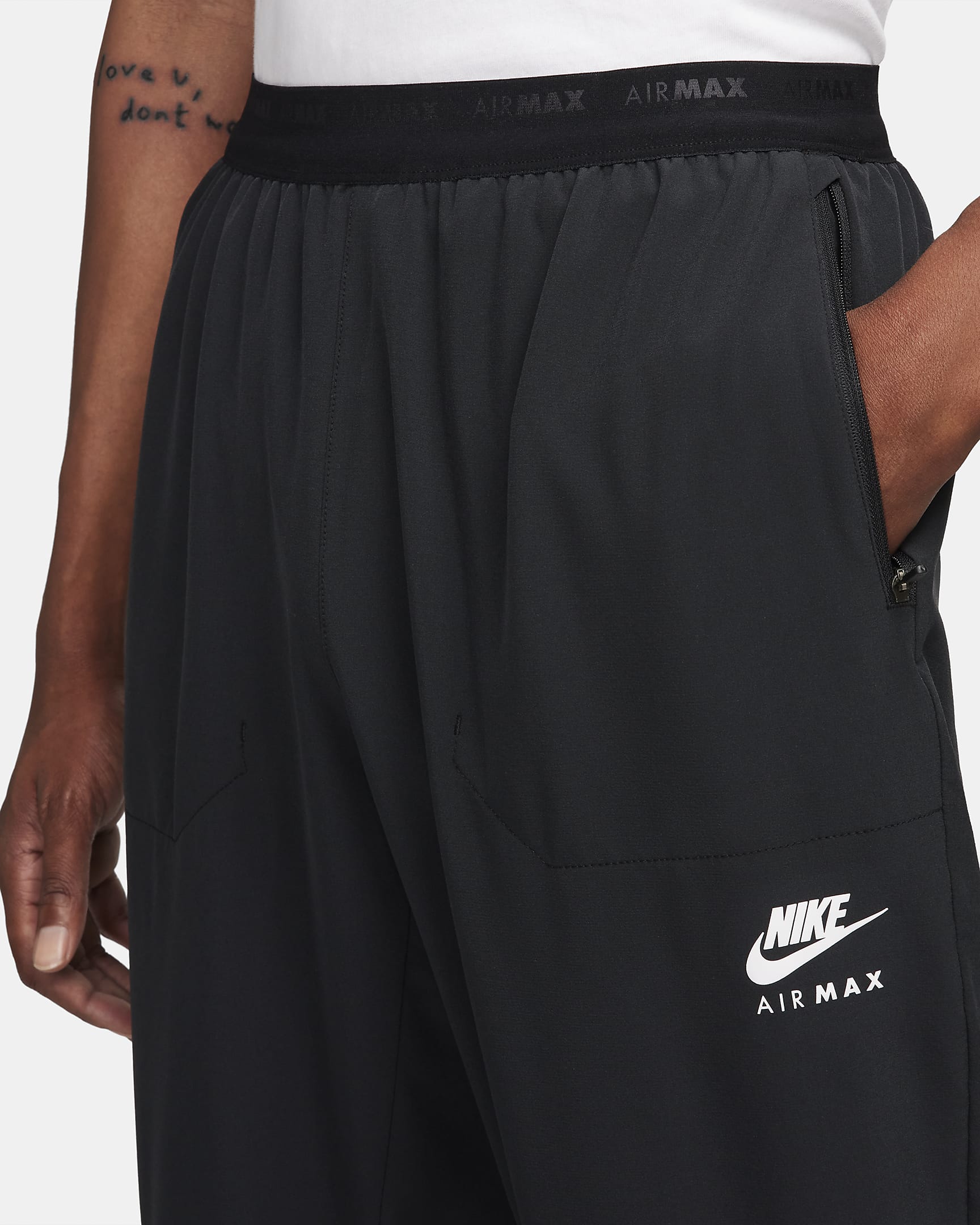 Nike Air Max Men's Woven Trousers. Nike SK