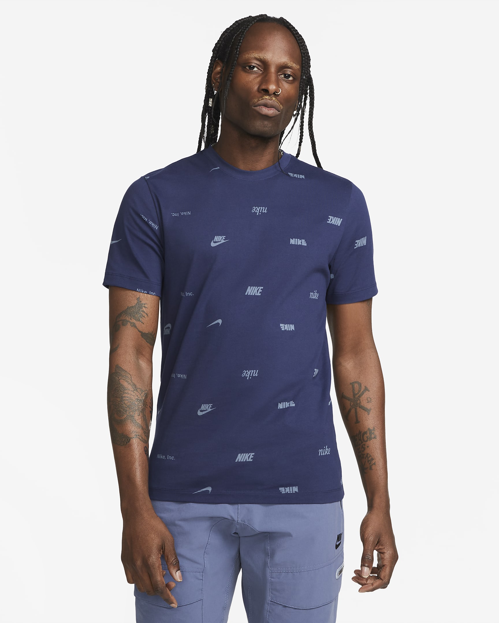 Playera con estampado en toda la prenda para hombre Nike Club - Azul marino medianoche