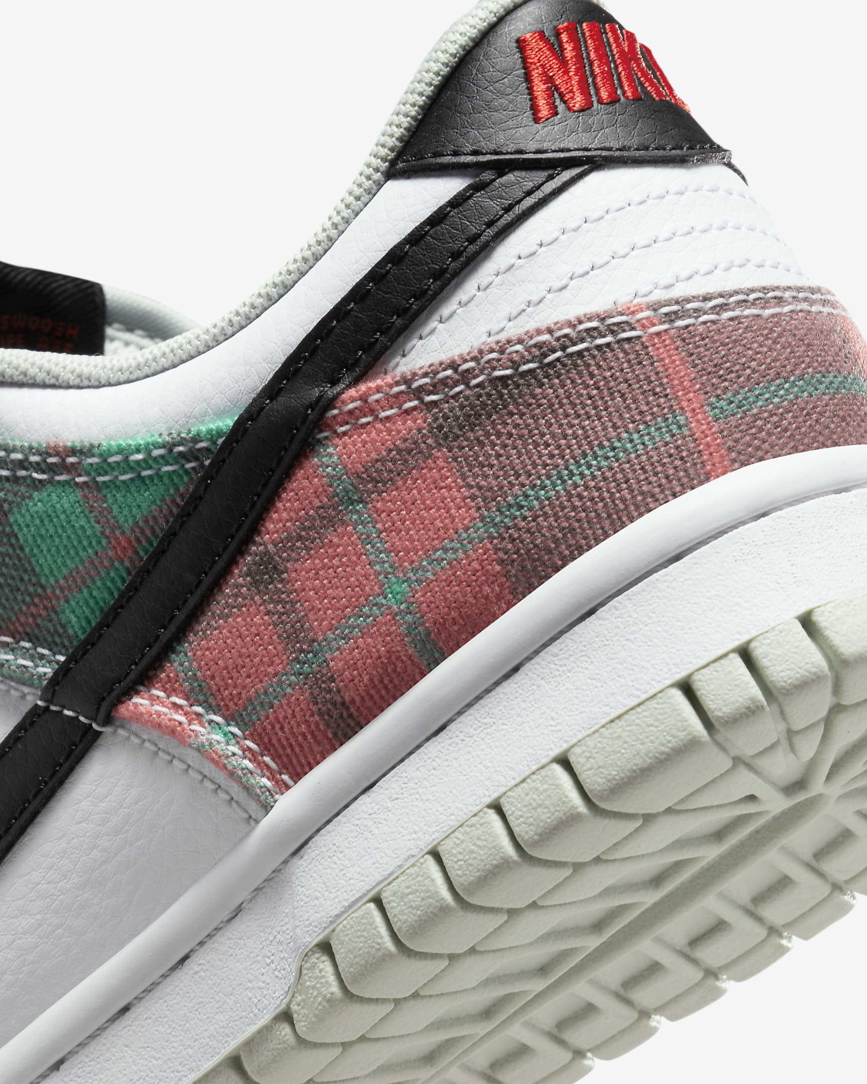 nike low sneakers