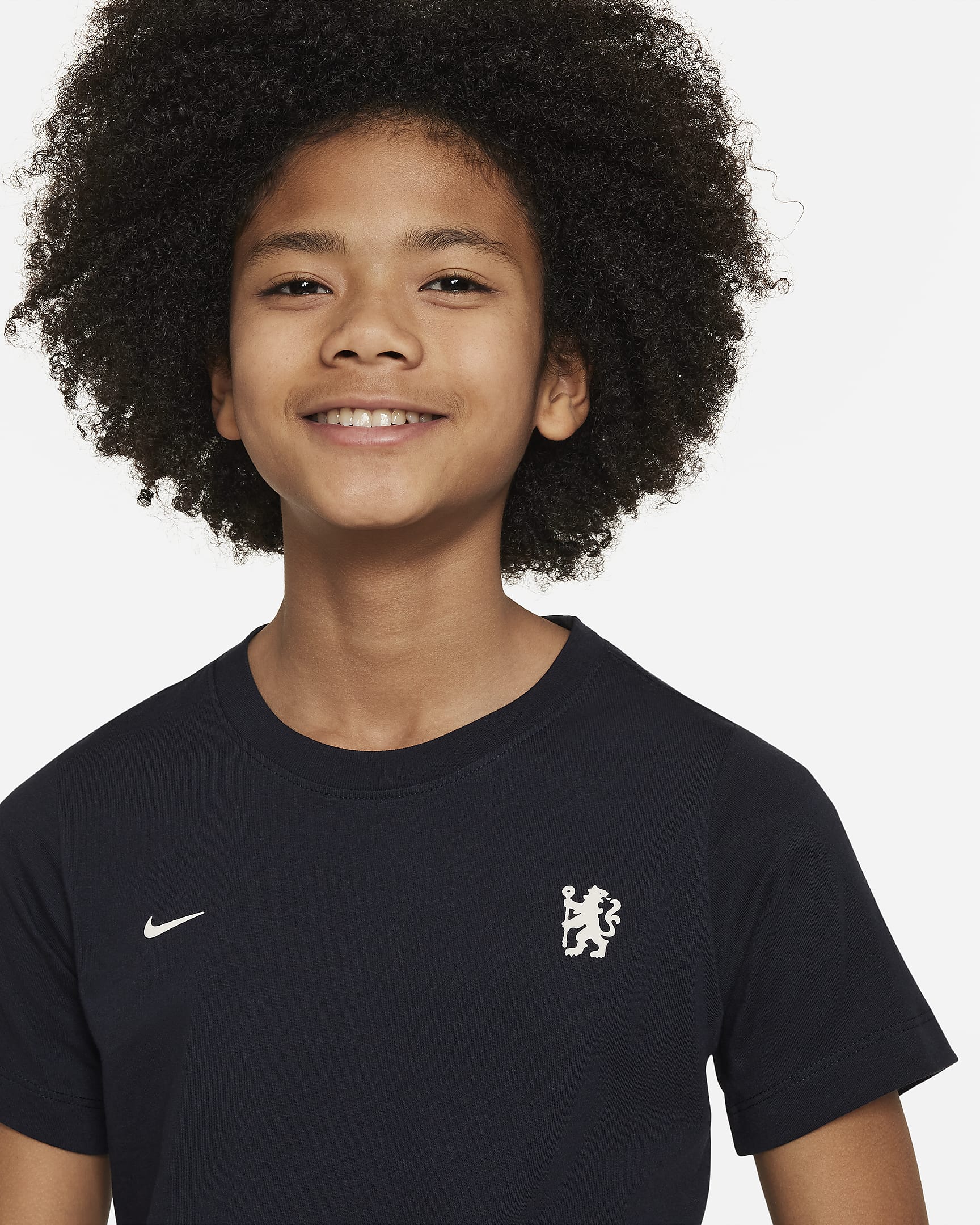 Chelsea F.C. Older Kids' Nike Football T-Shirt. Nike PT