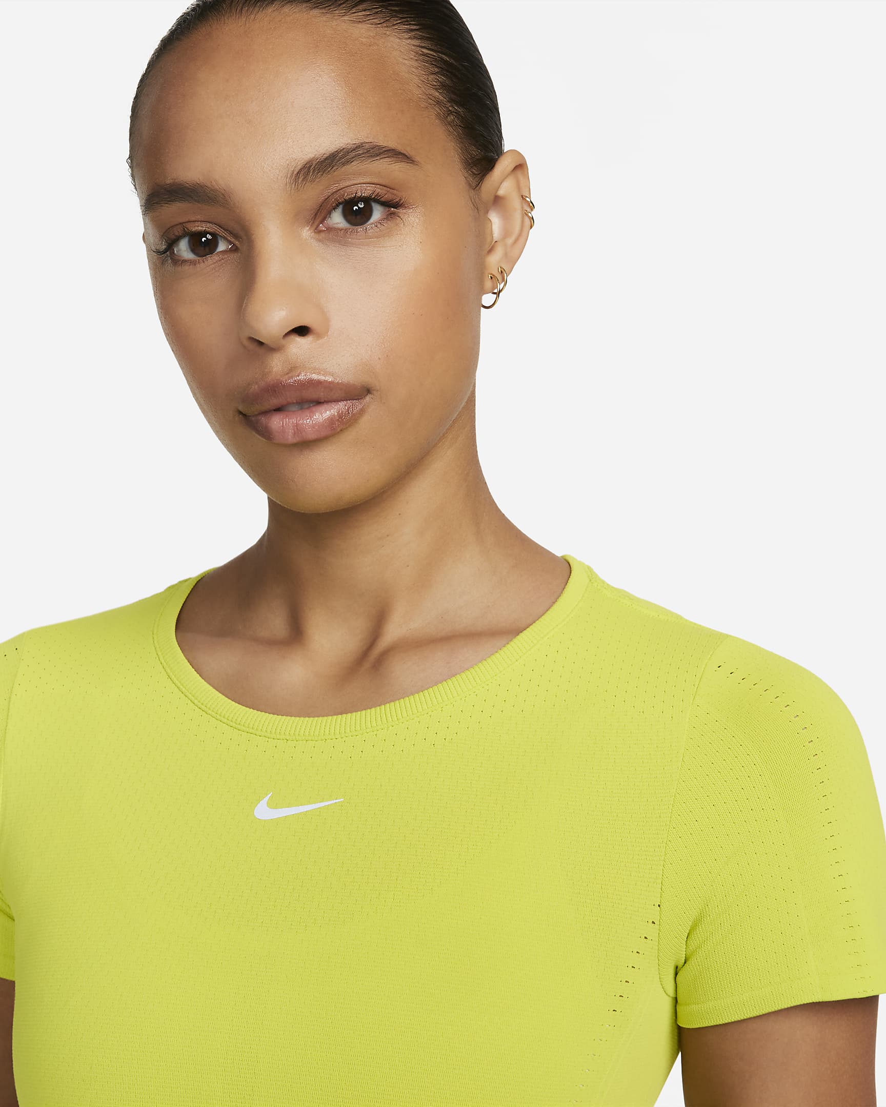 Nike Dri-FIT ADV Aura Women's Slim-Fit Short-Sleeve Top. Nike DK