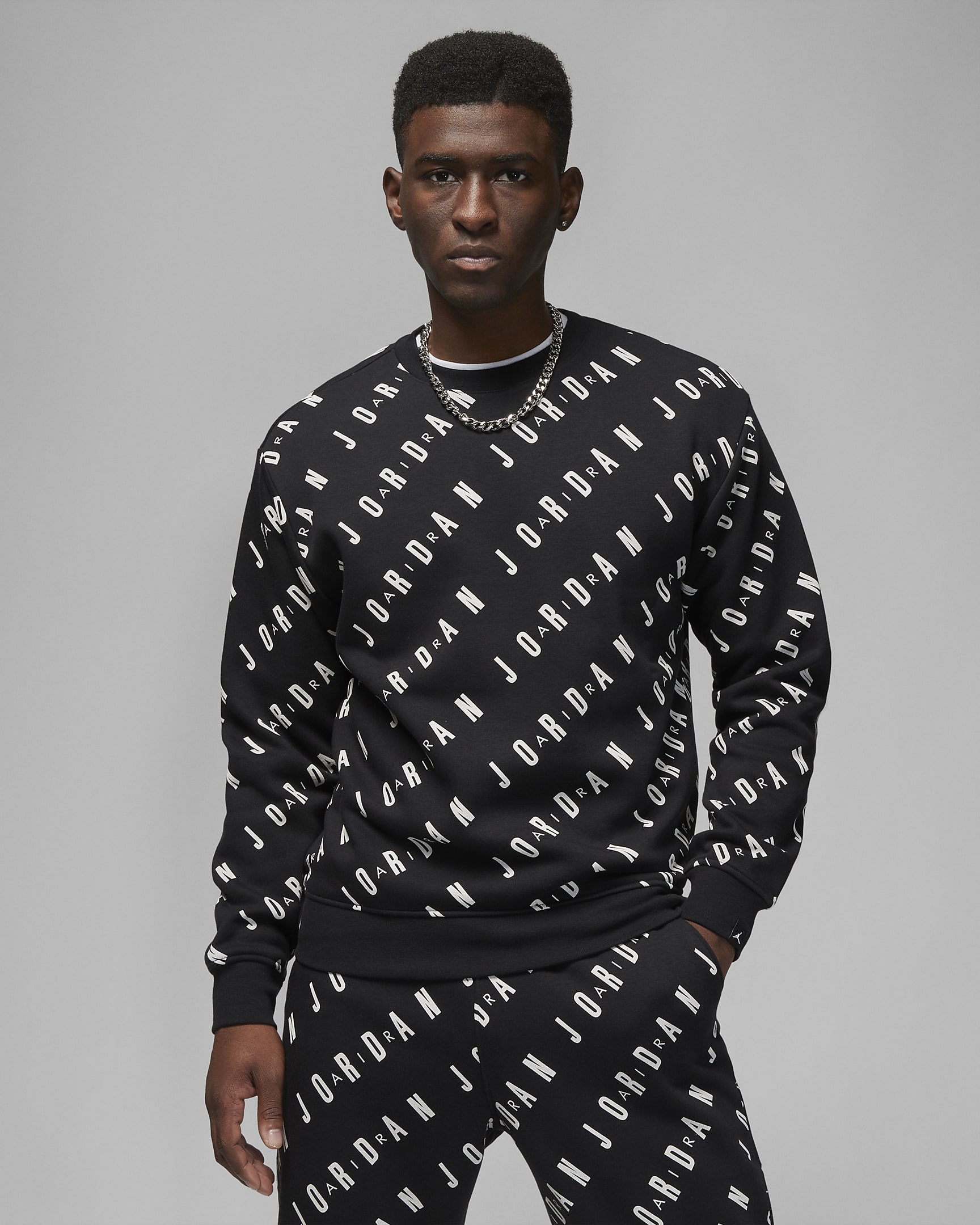 nike.com | Men's graphic crewneck fleece sweatshirt