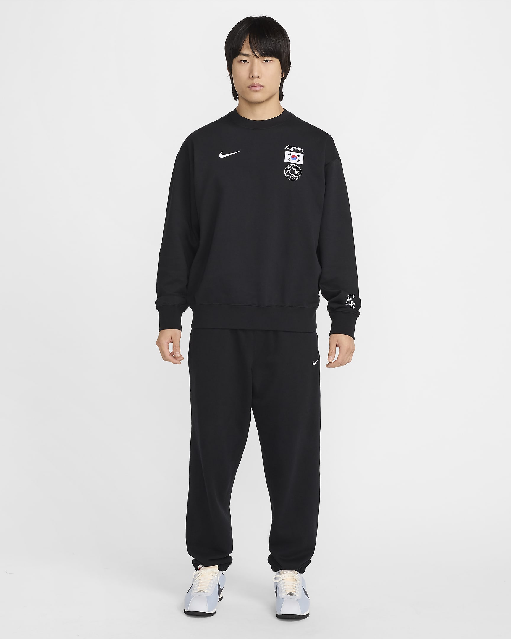 Korea Solo Men's Nike Dri-FIT ADV Breaking Crew-Neck Sweatshirt - Black/White