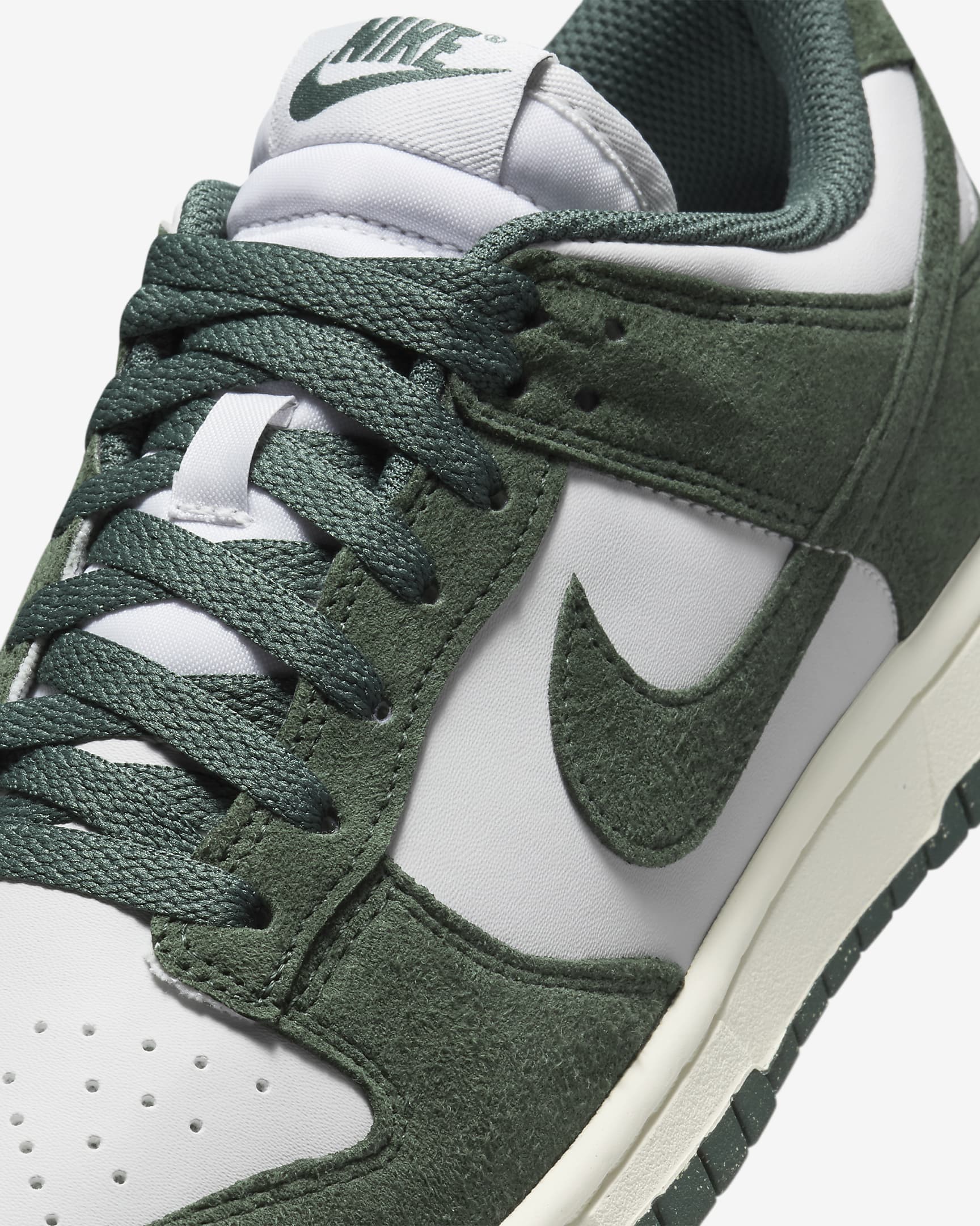 รองเท้าผู้หญิง Nike Dunk Low - Photon Dust/Sail/ขาว/Vintage Green