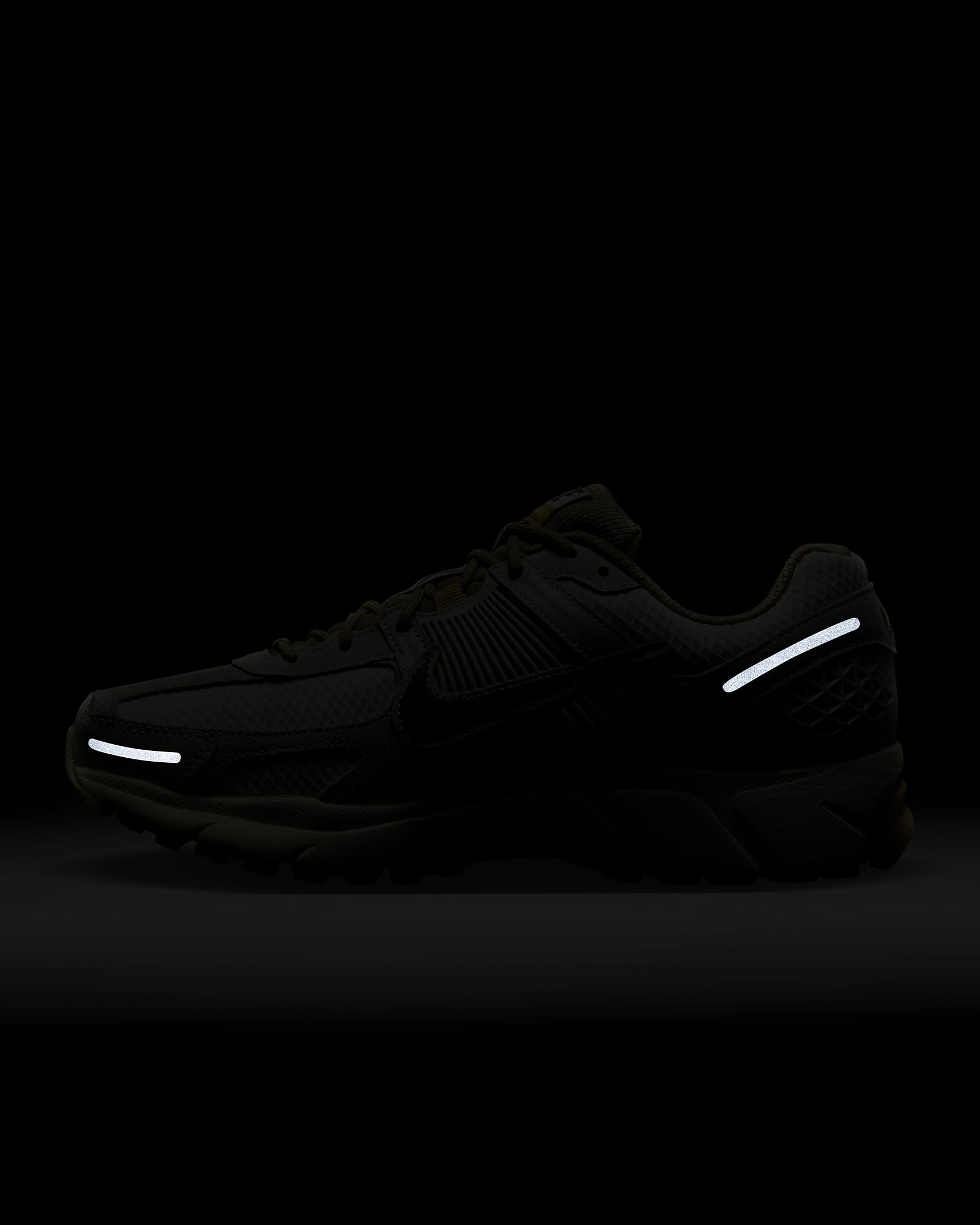 Nike Zoom Vomero 5 Men's Shoes. Nike IL