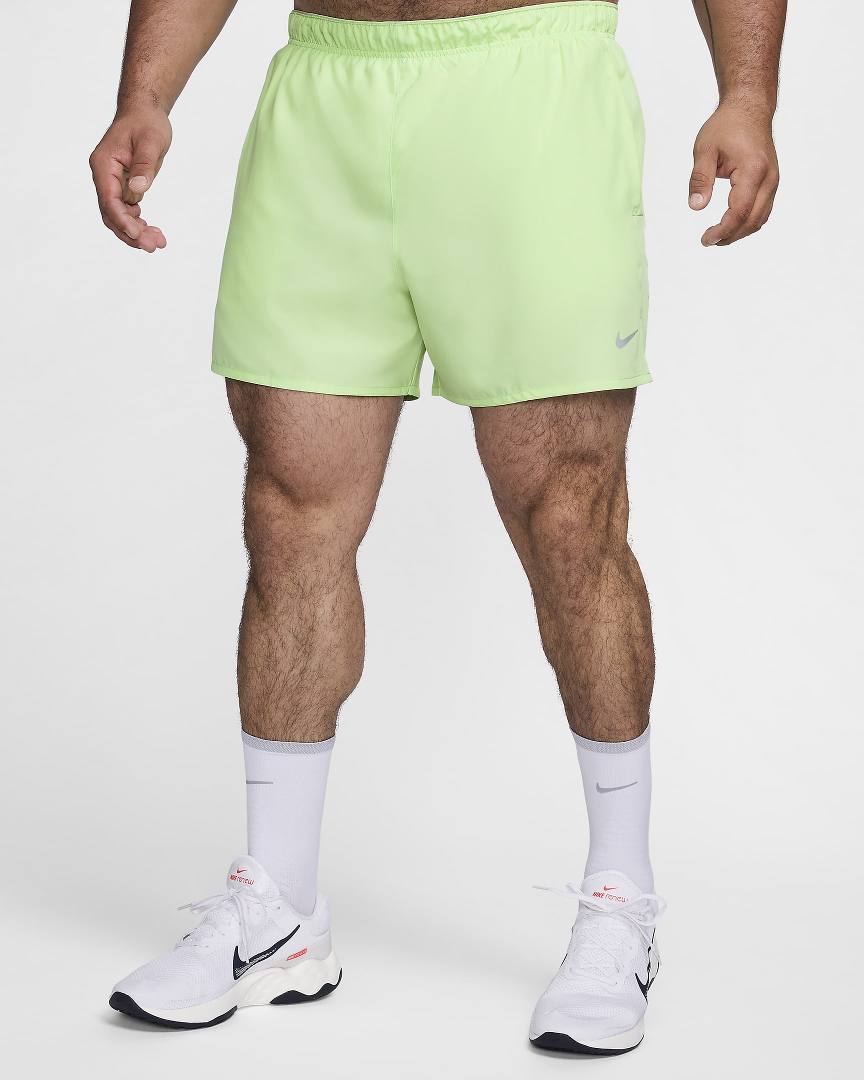 Shorts de correr Dri-FIT de 13 cm con forro de ropa interior para hombre Nike Challenger - Verde vapor/Verde vapor/Verde vapor