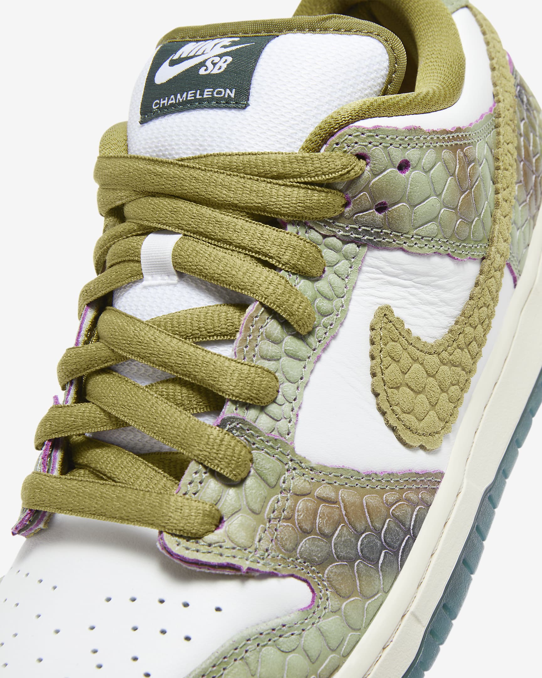 Nike SB Dunk 低筒 Pro 滑板鞋 - Oil Green/白色/Desert Moss