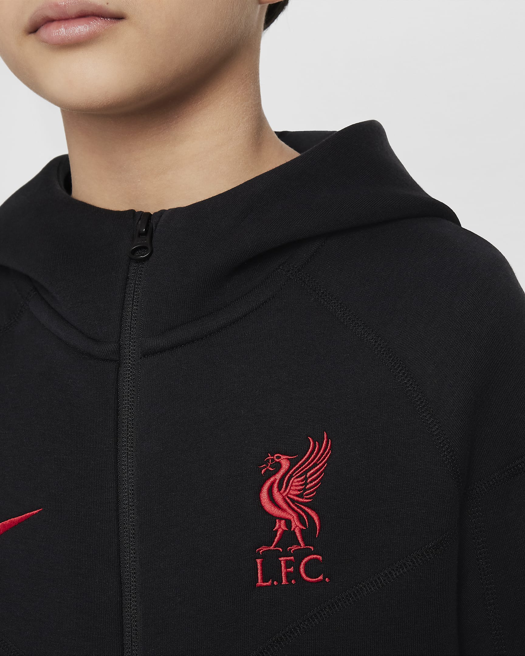 Liverpool F.C. Tech Fleece Older Kids' (Boys') Nike Football Full-Zip Hoodie - Black/Black/Black/Gym Red