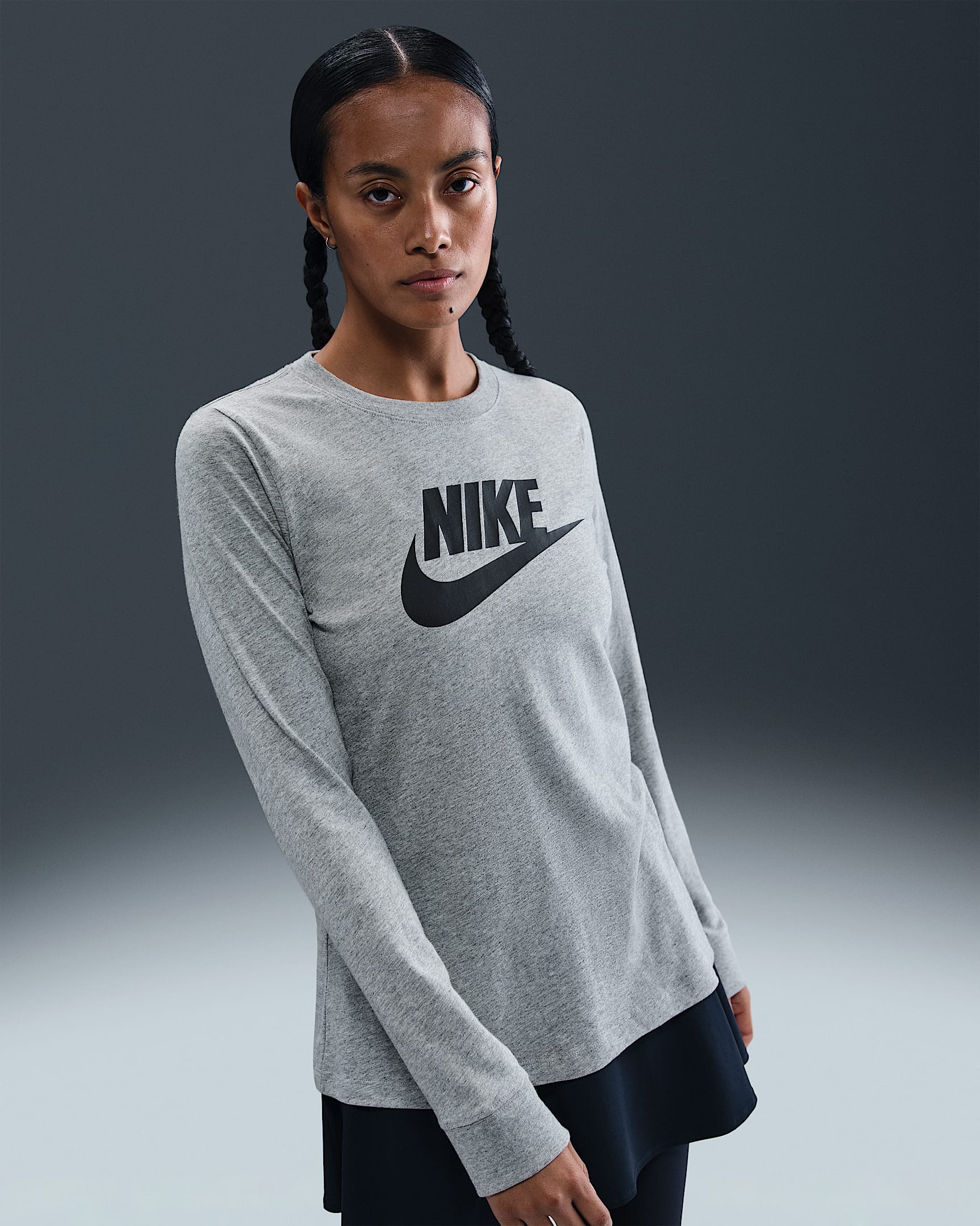 Nike Sportswear Club Essentials Women's Long-Sleeve Logo T-Shirt - Dark Grey Heather/Black