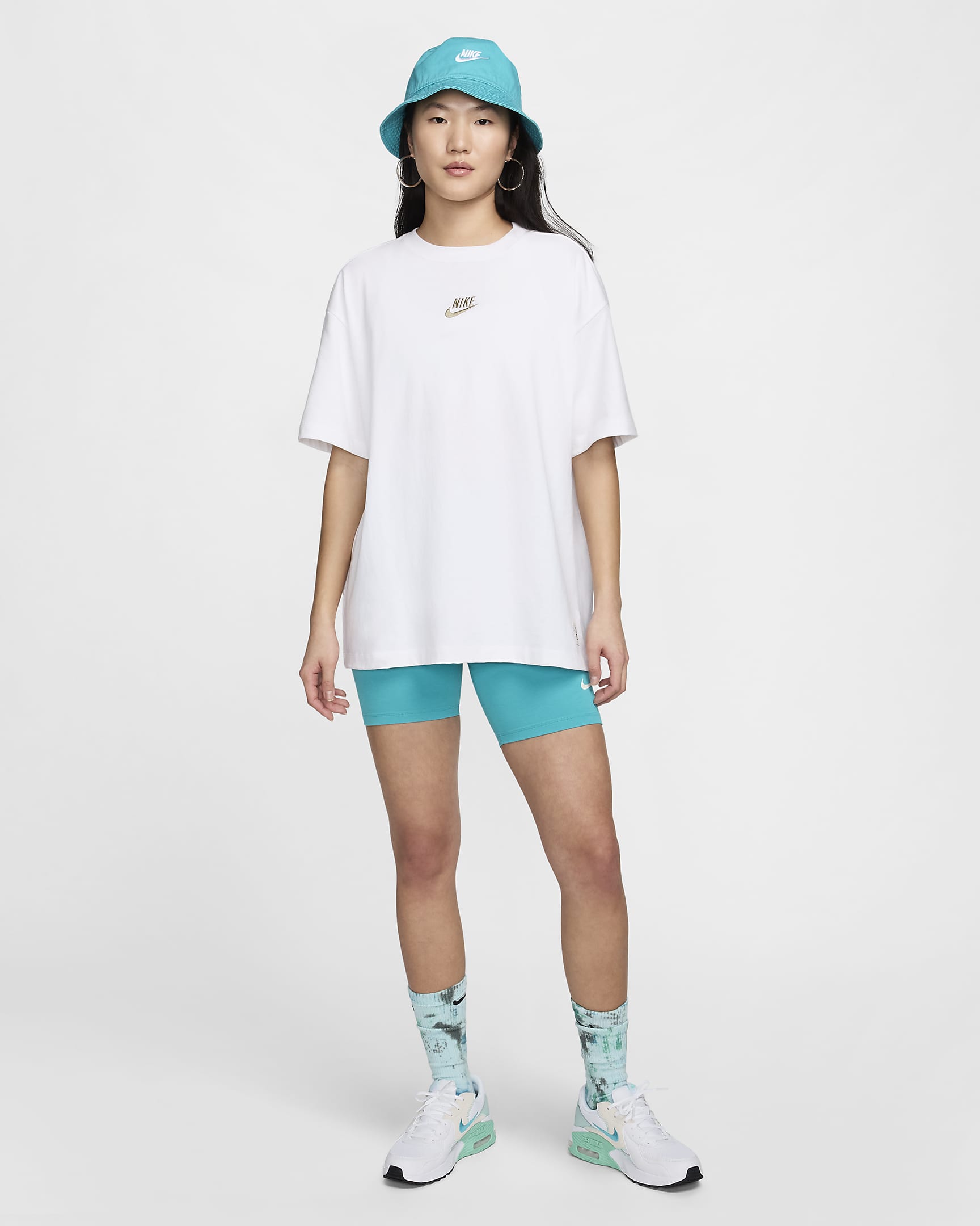 Nike Sportswear Women's Oversized T-Shirt - White/Neutral Olive