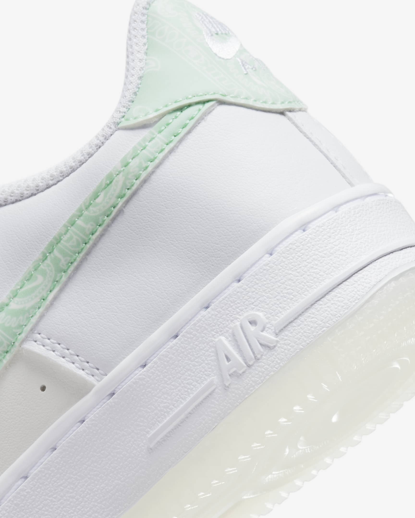 Nike Air Force 1 LV8 Older Kids' Shoes. Nike PT