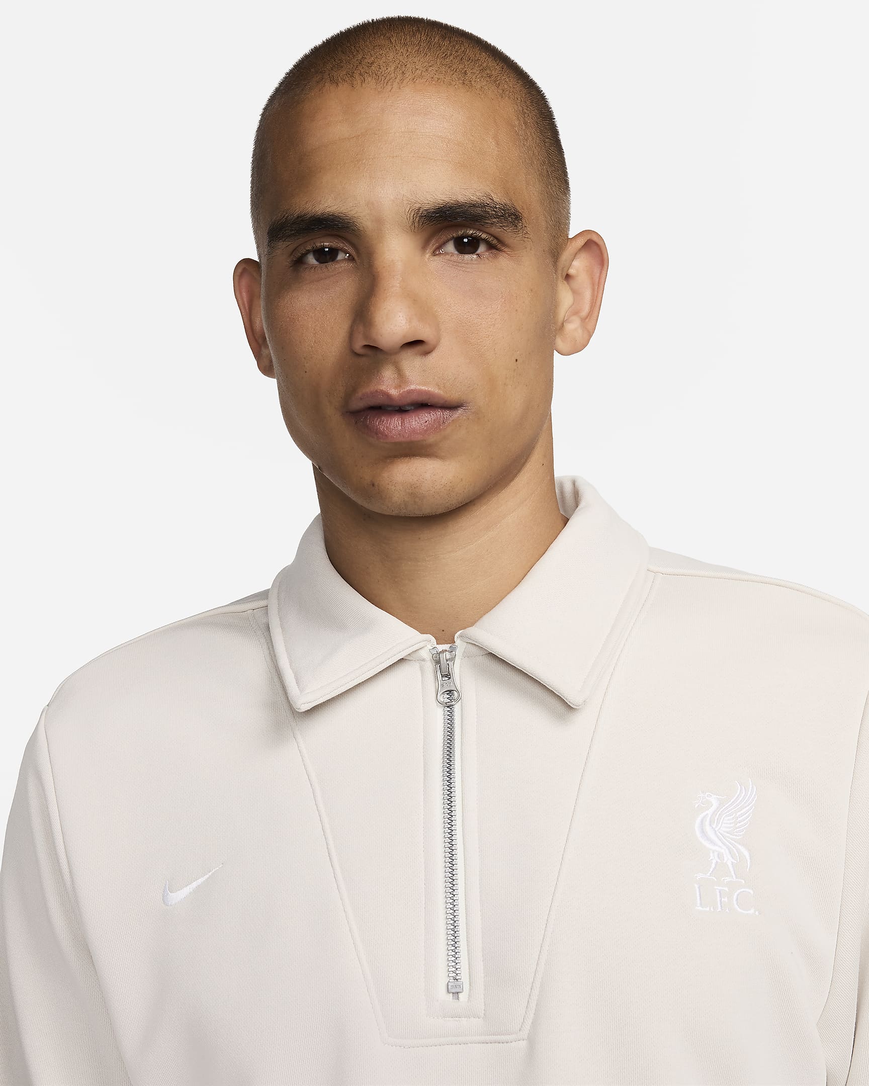 Liverpool FC Standard Issue Nike Dri-FIT rövid cipzáras férfifelső futballhoz - Light Orewood Brown/Fehér