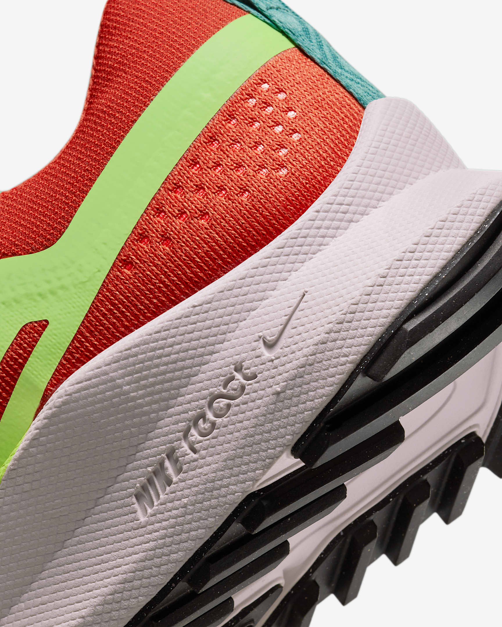 Nike Pegasus Trail 4 Women's Trailrunning Shoes. Nike AT