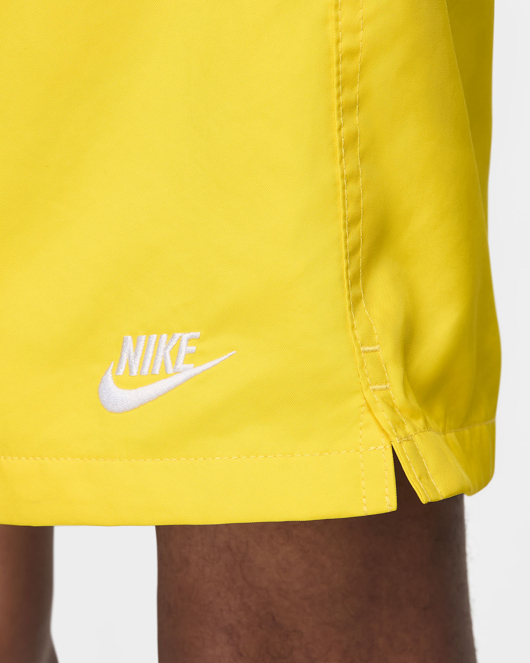 Short Flow tissé Nike Club pour homme - Lightning/Blanc