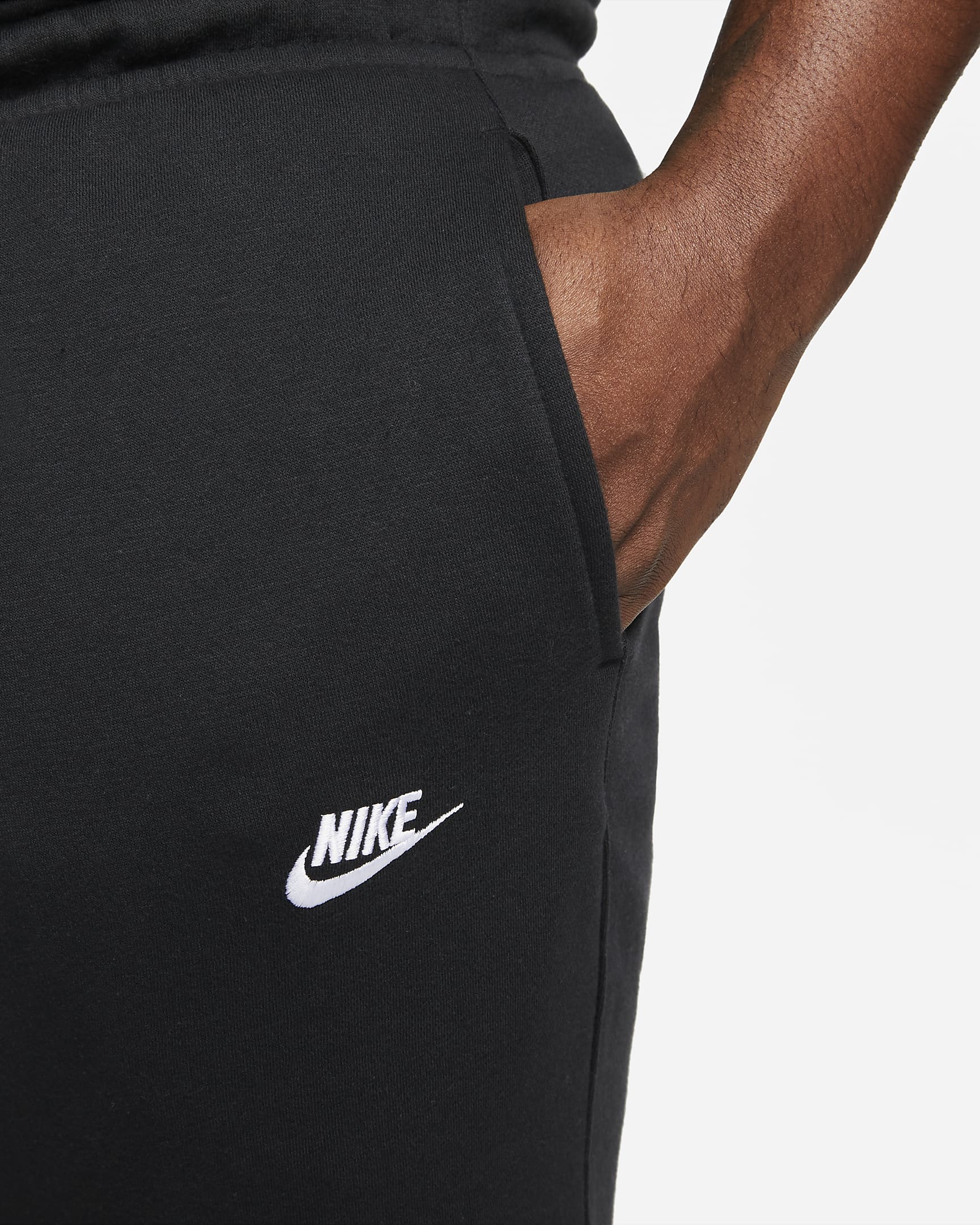 Nike Sportswear Club Fleece Herrenhose - Schwarz/Schwarz/Weiß
