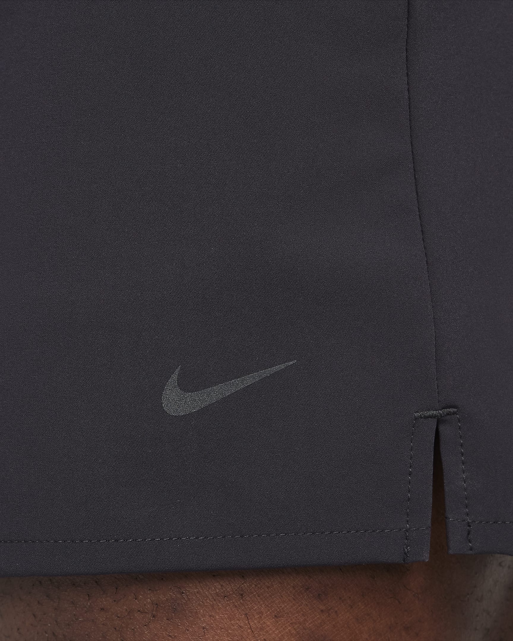 Nike A.P.S. Dri-FIT 15 cm-es, sokoldalú férfi rövidnadrág - Fekete/Anthracite