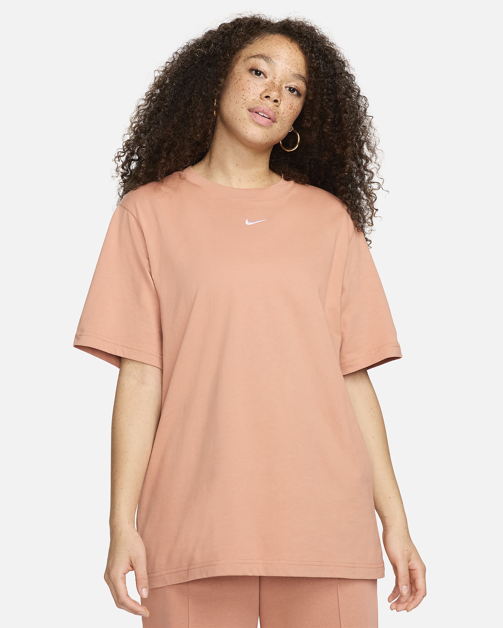 Playera para mujer Nike Sportswear Essential - Rosa tierra/Blanco