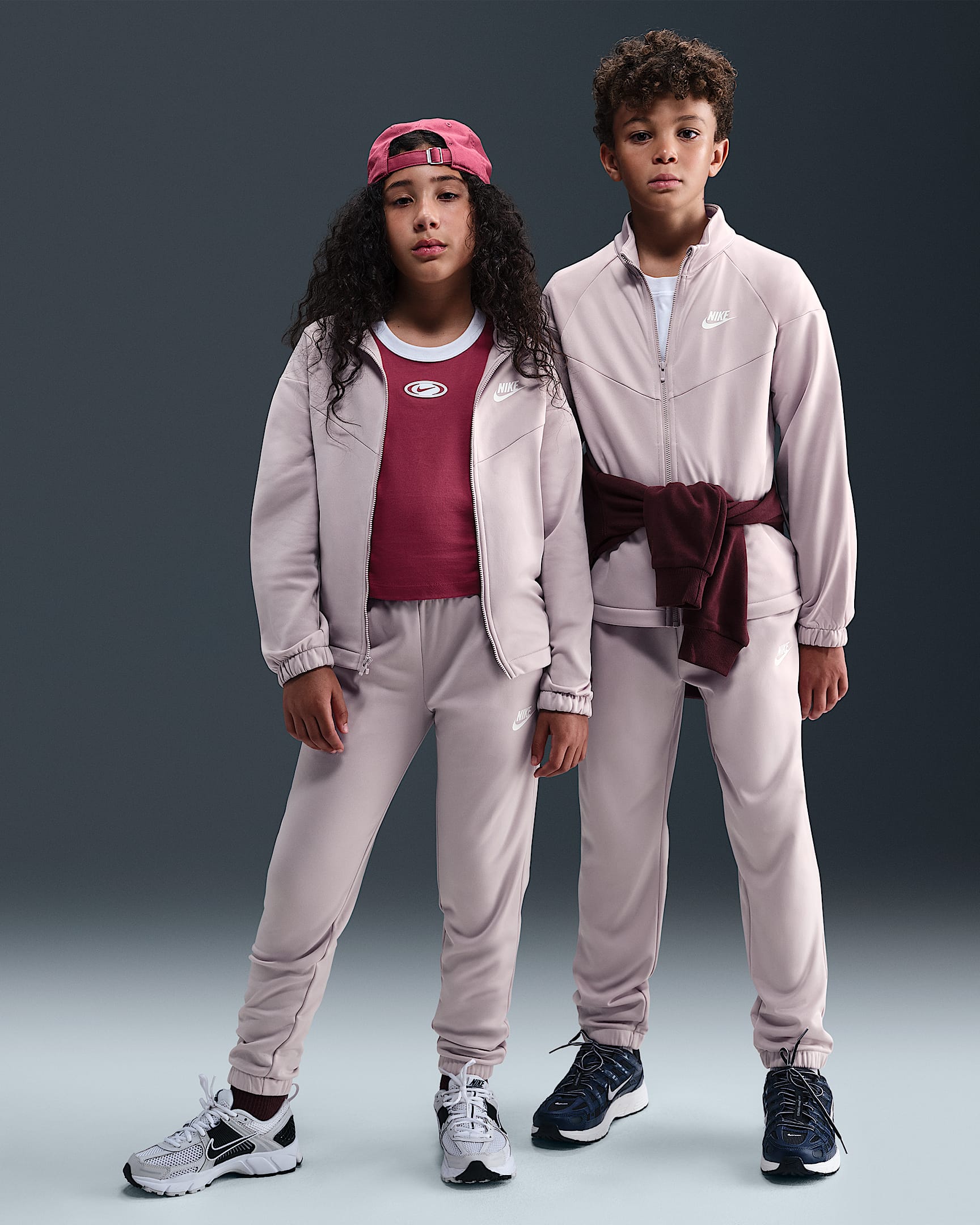 Conjunto deportivo Dri-FIT para niños talla grande Nike Sportswear - Violeta platino/Violeta platino/Blanco