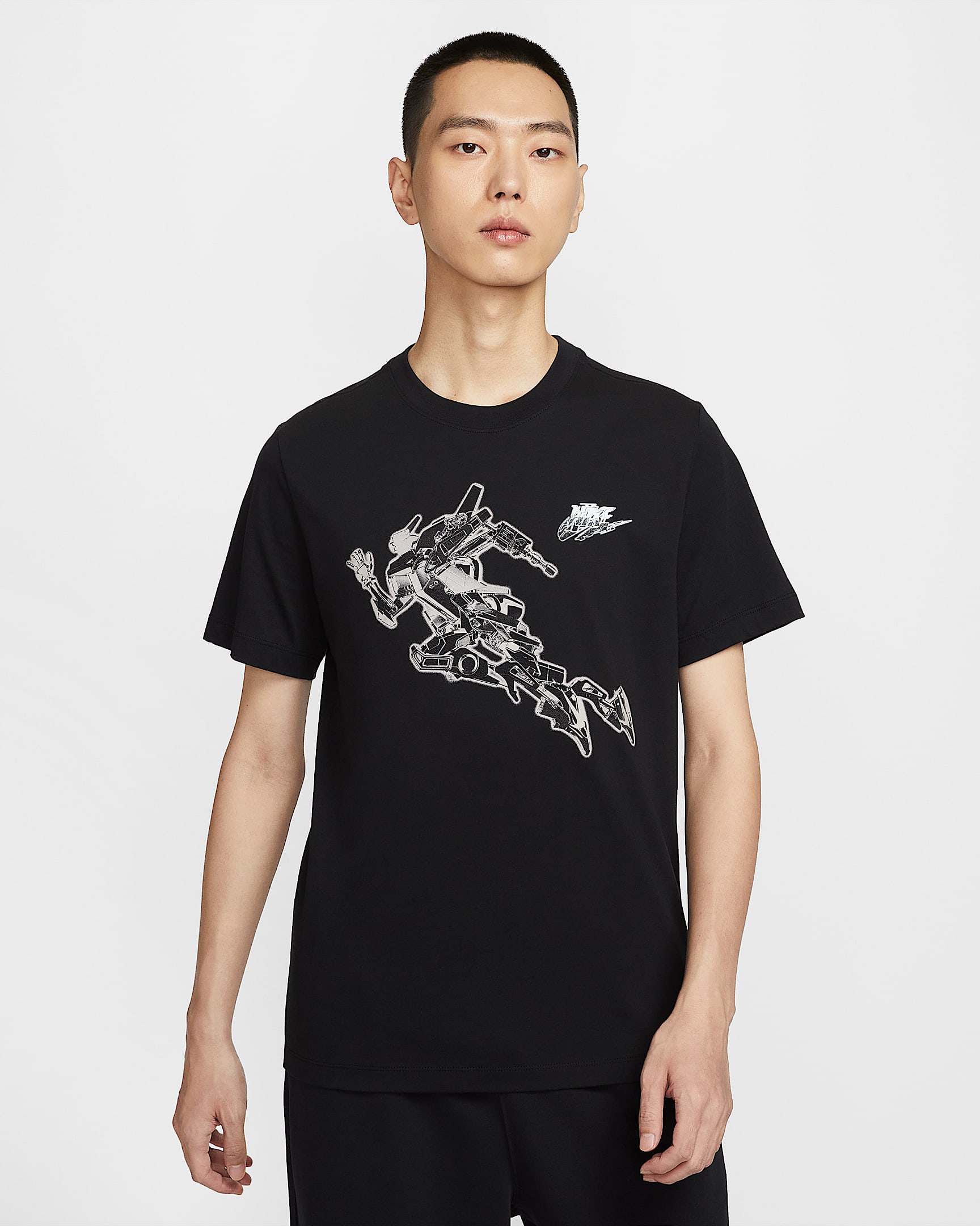 Nike Sportswear 男款 T 恤 - 黑色