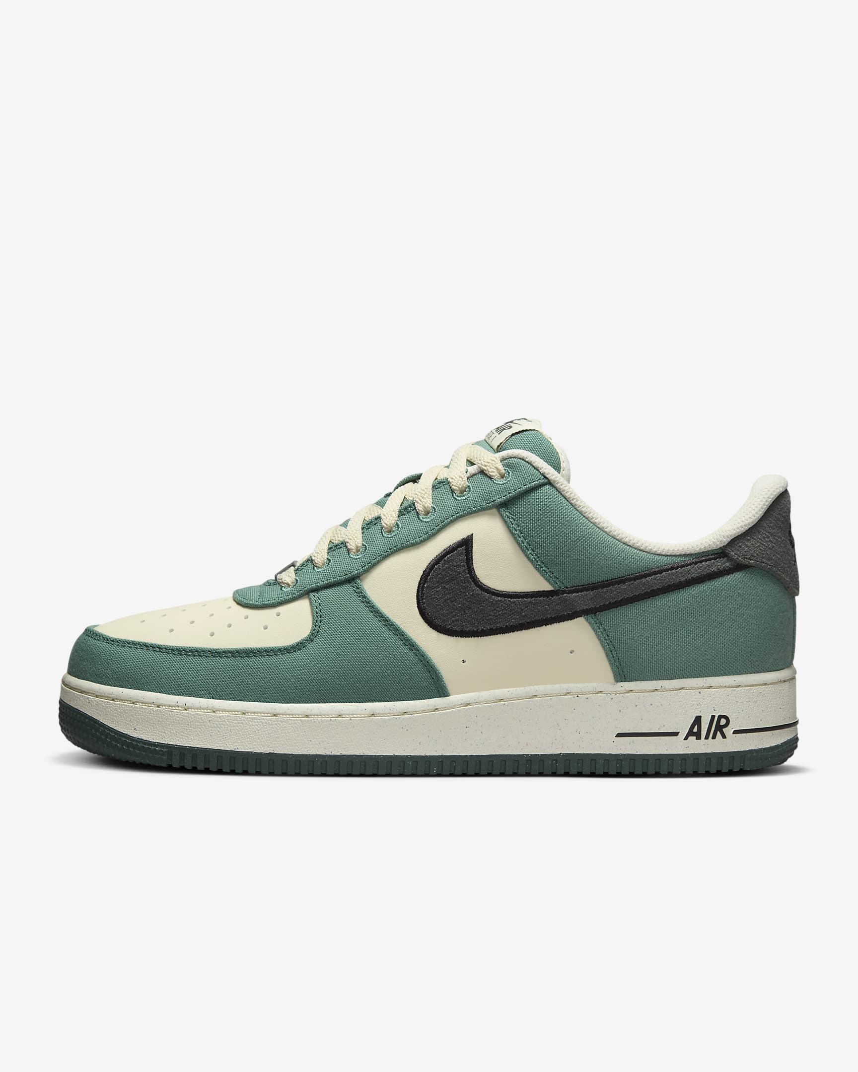 Tenis para hombre Nike Air Force 1 '07 LV8 - Leche de coco/De costa a costa/Negro/Verde vintage