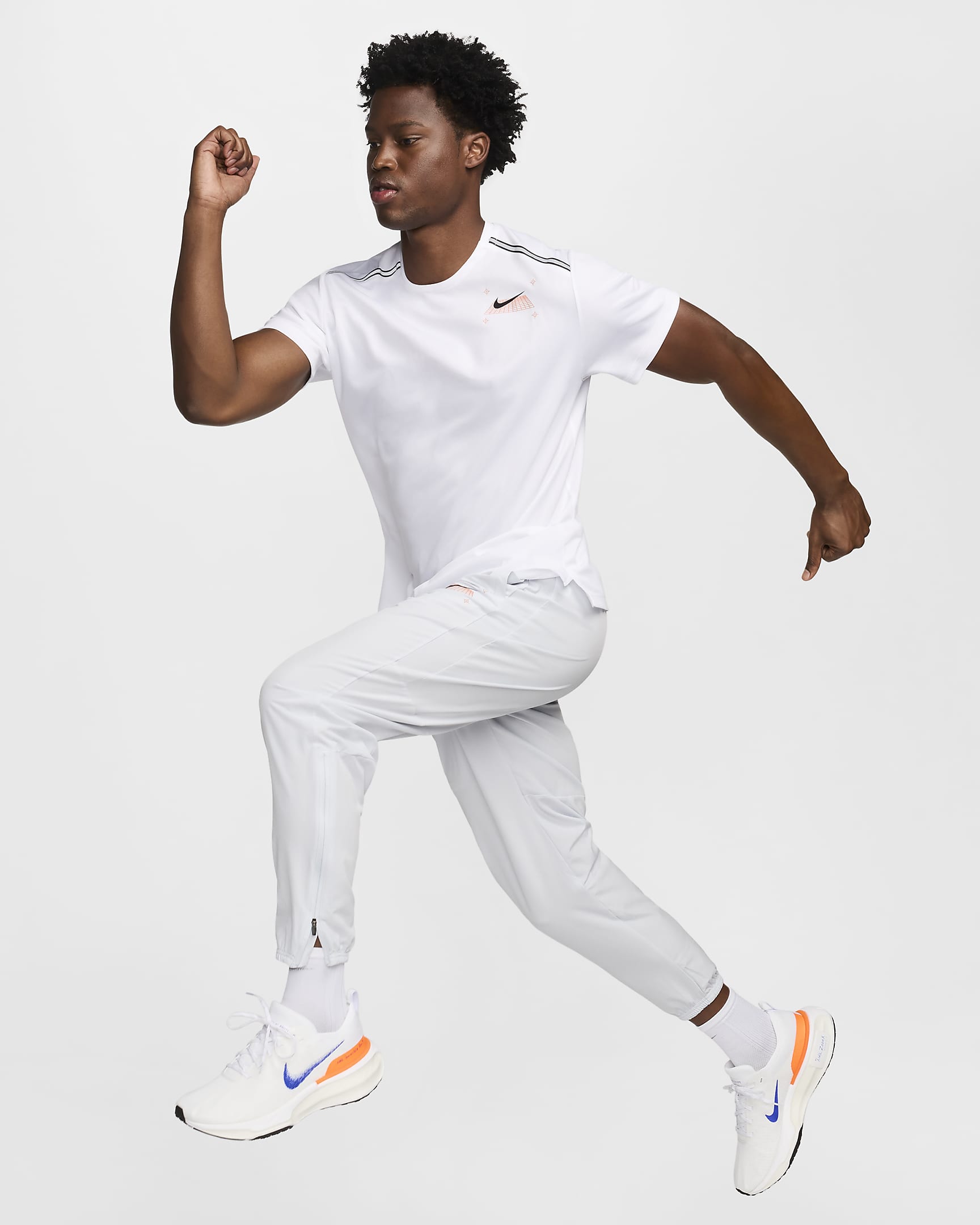 Nike Miler Kurzarm-Laufoberteil mit Grafik für Herren - Weiß