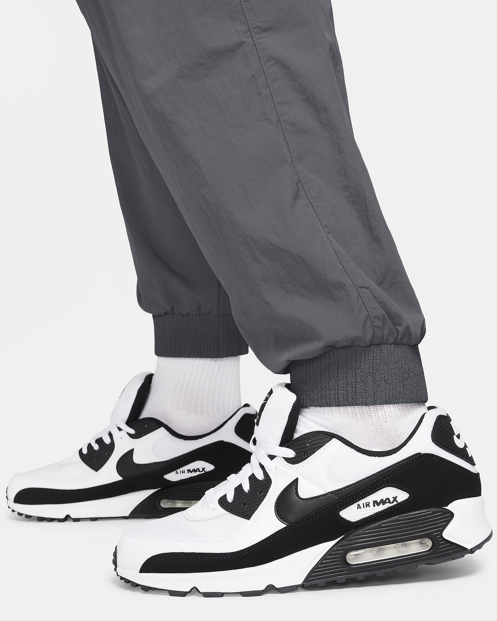 Nike Sportswear Repel Tech Pack Herrenhose. Nike DE