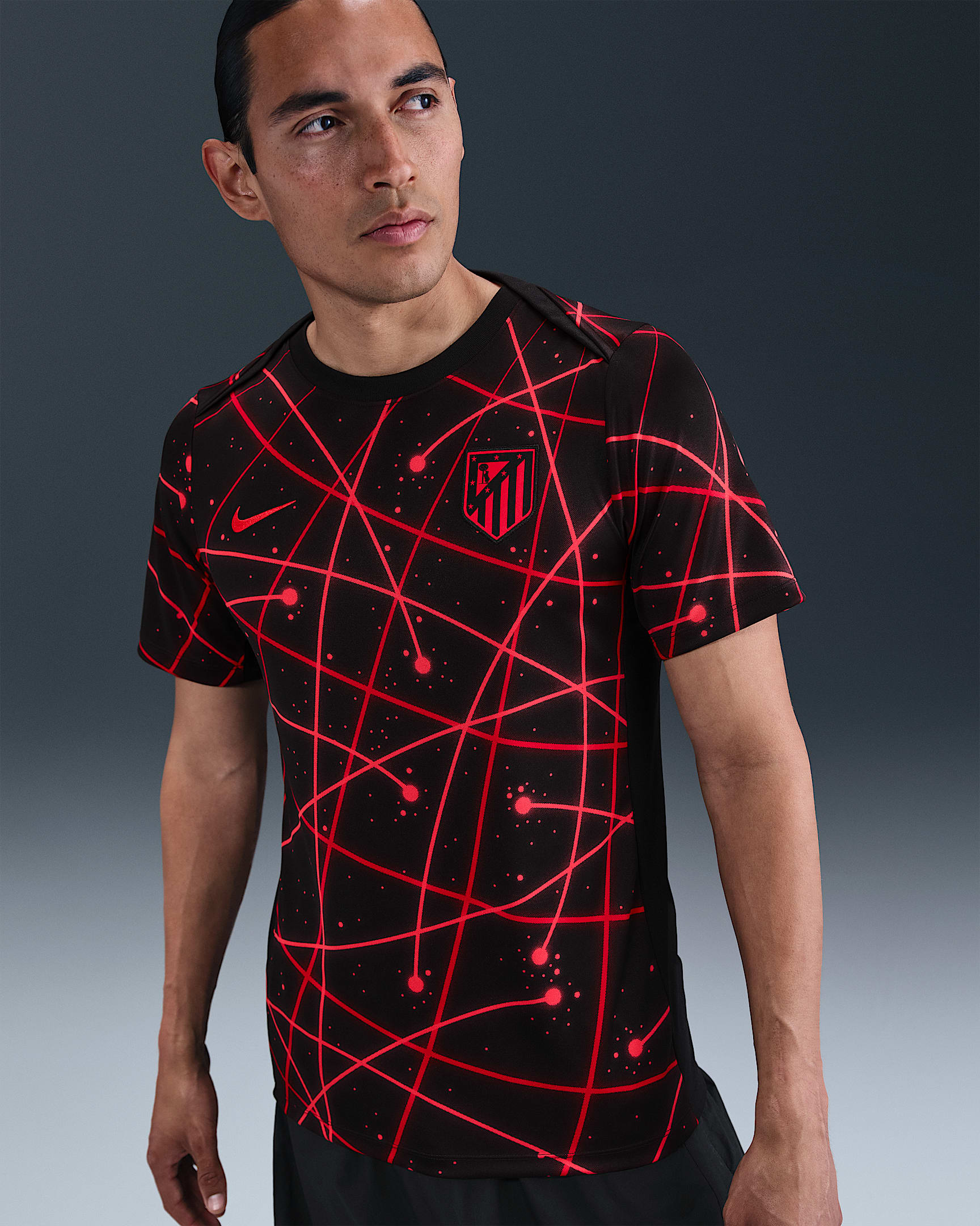 Atlético de Madrid Academy Pro Camiseta de fútbol de manga corta para antes del partido Nike Dri-FIT - Hombre - Negro/Carmesí claro/University Red/Carmesí claro