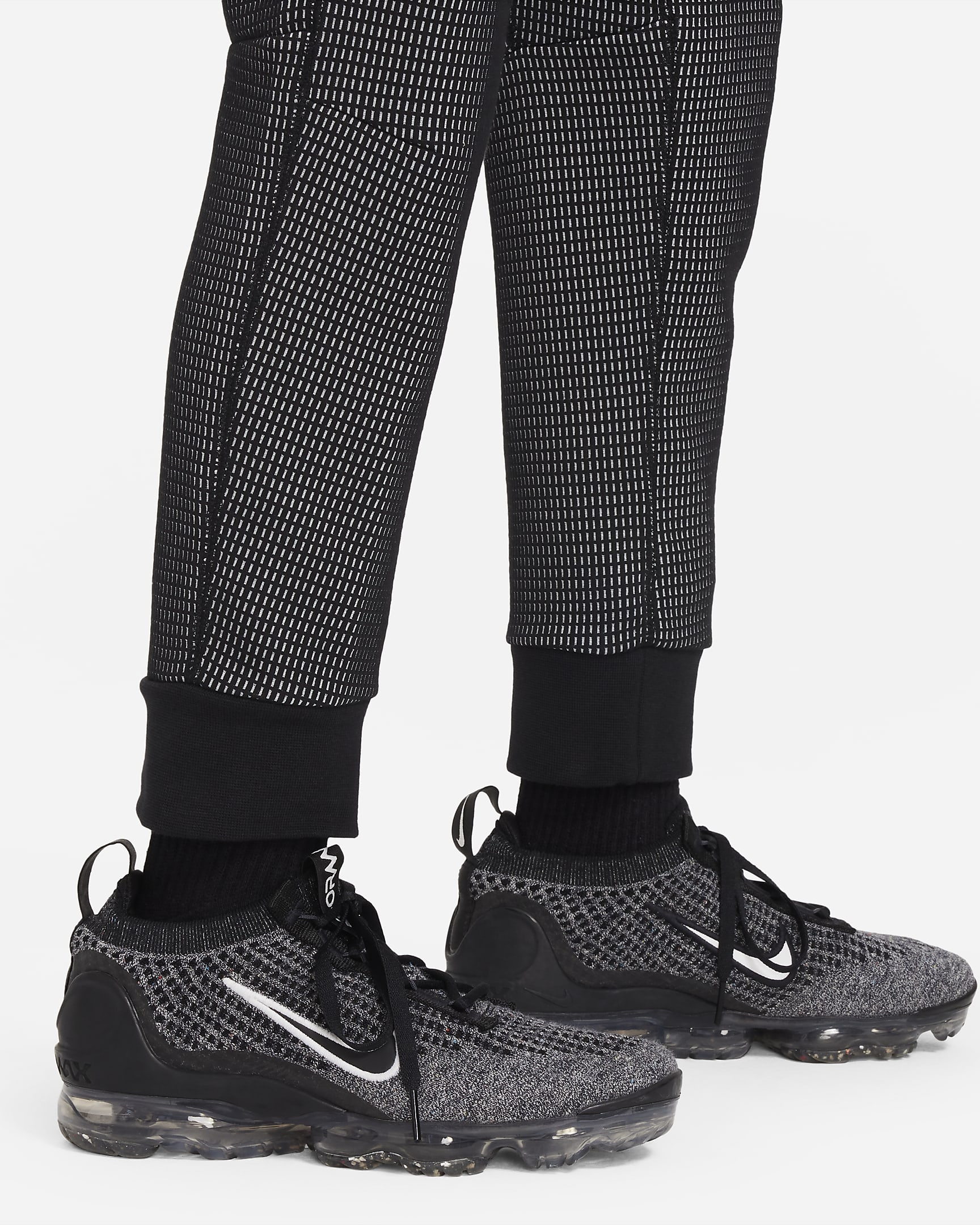 Nike Sportswear Tech Fleece Older Kids' (Boys') Winterized Trousers - Black/Light Smoke Grey/Black