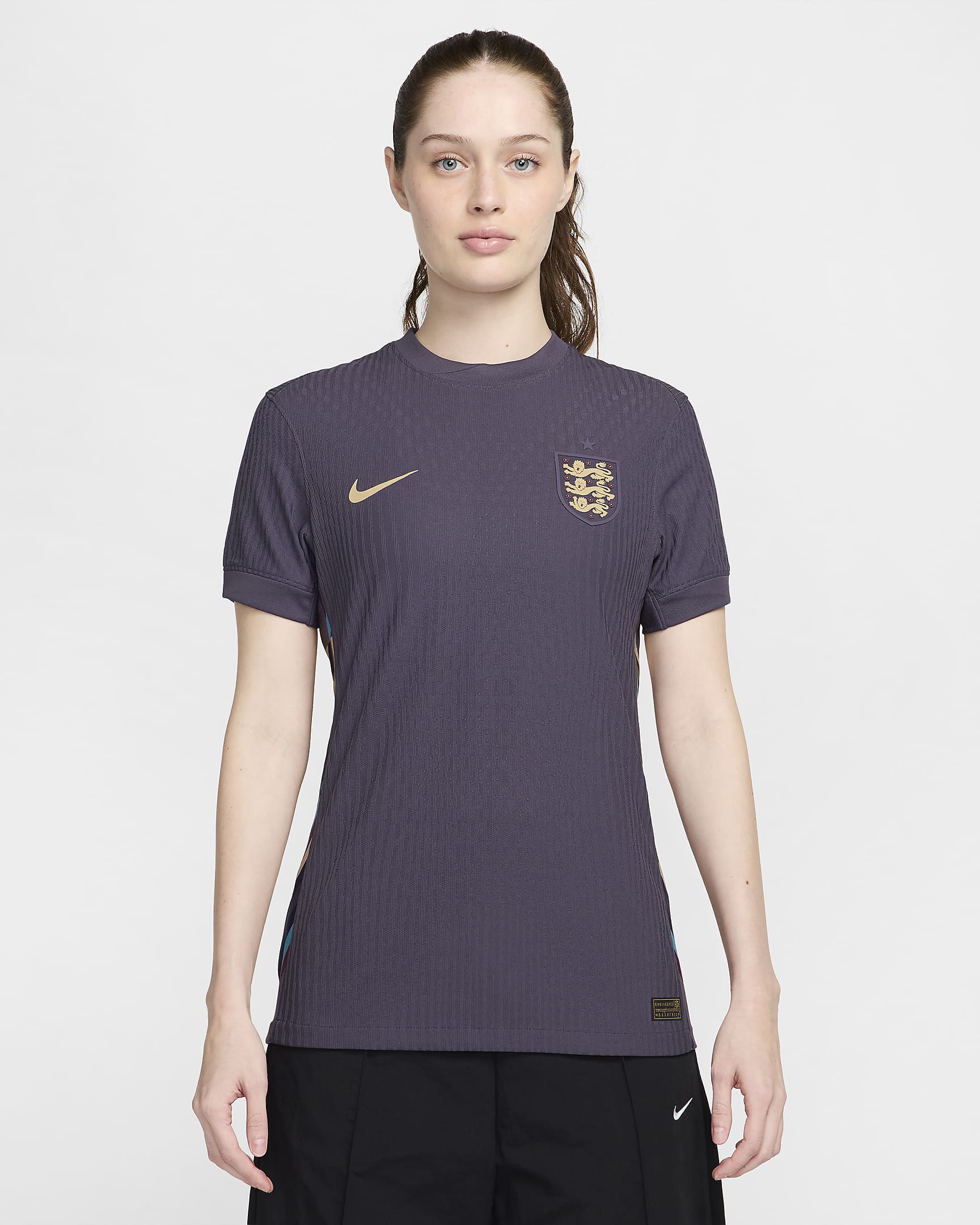 England 2024/25 Match (herrelaget, bortedrakt) Nike Dri-FIT ADV autentisk fotballdrakt til dame - Dark Raisin/Sesame